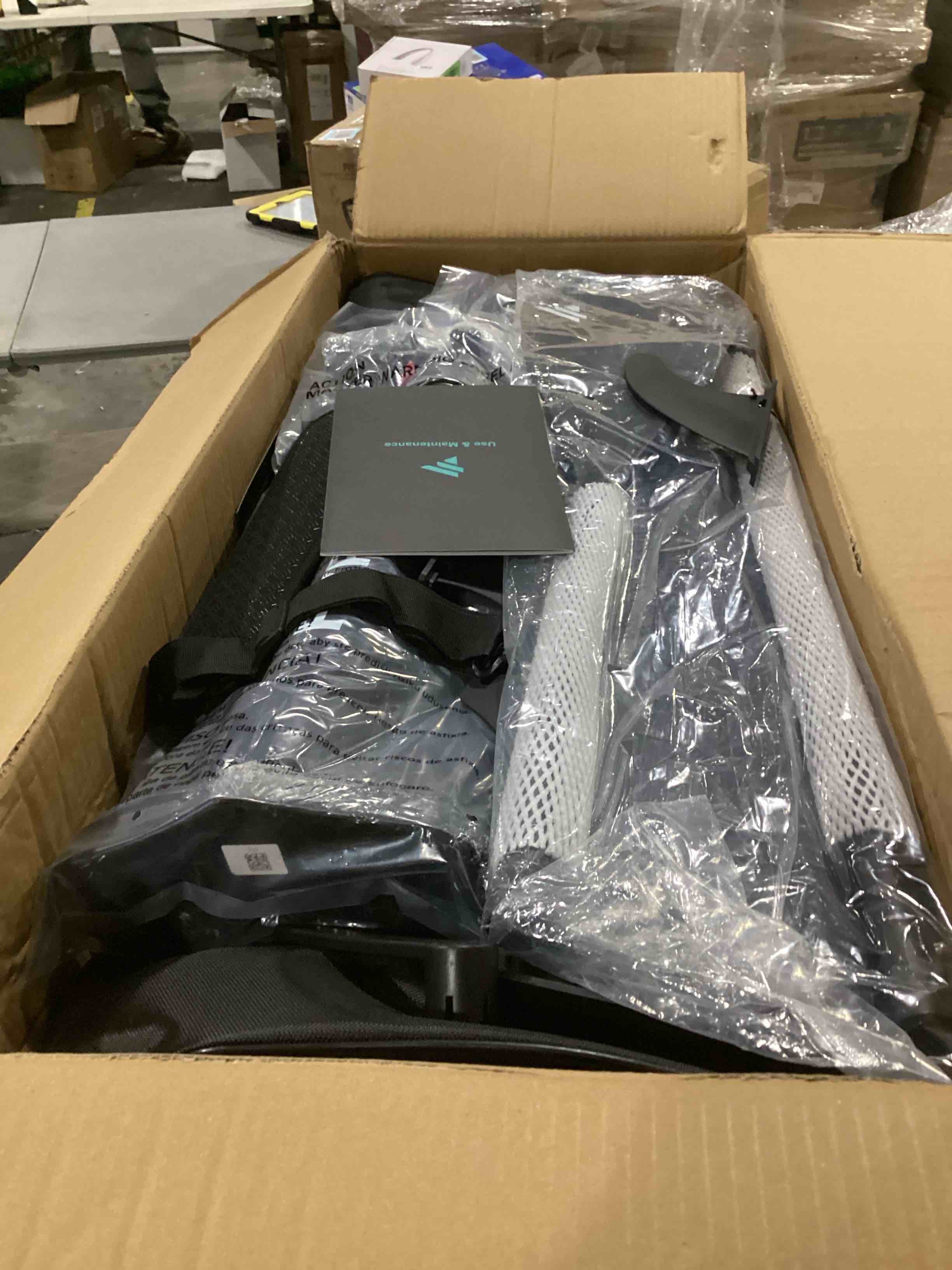 https://s3.amazonaws.com/lotting-images-prod/bidfta/RED5525256_1728916528794.jpeg