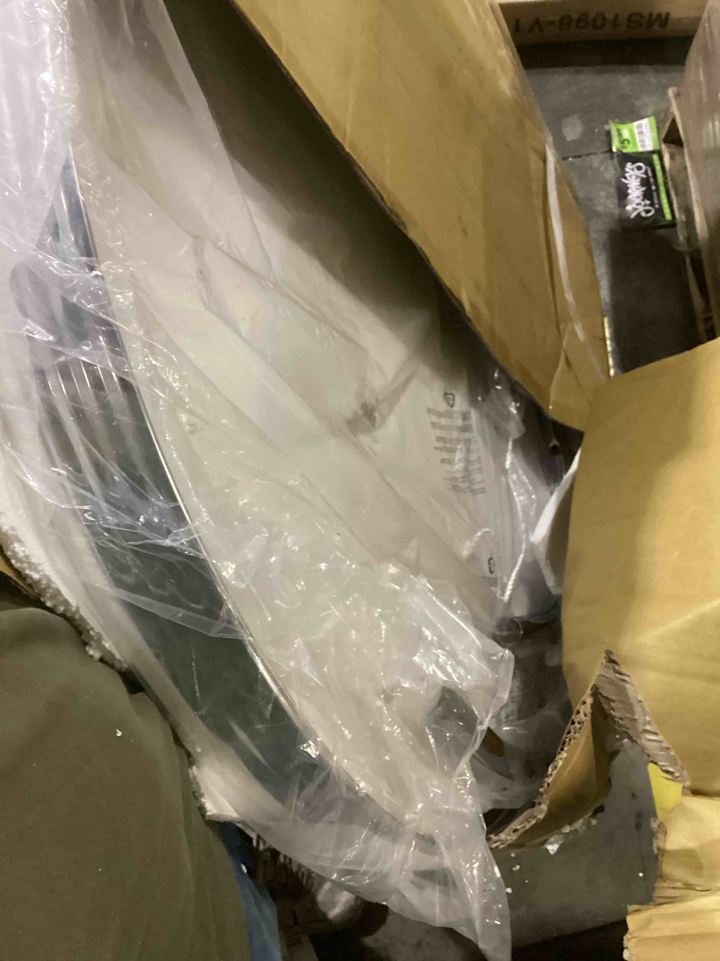 https://s3.amazonaws.com/lotting-images-prod/bidfta/RED5525338_1729002219415.jpeg