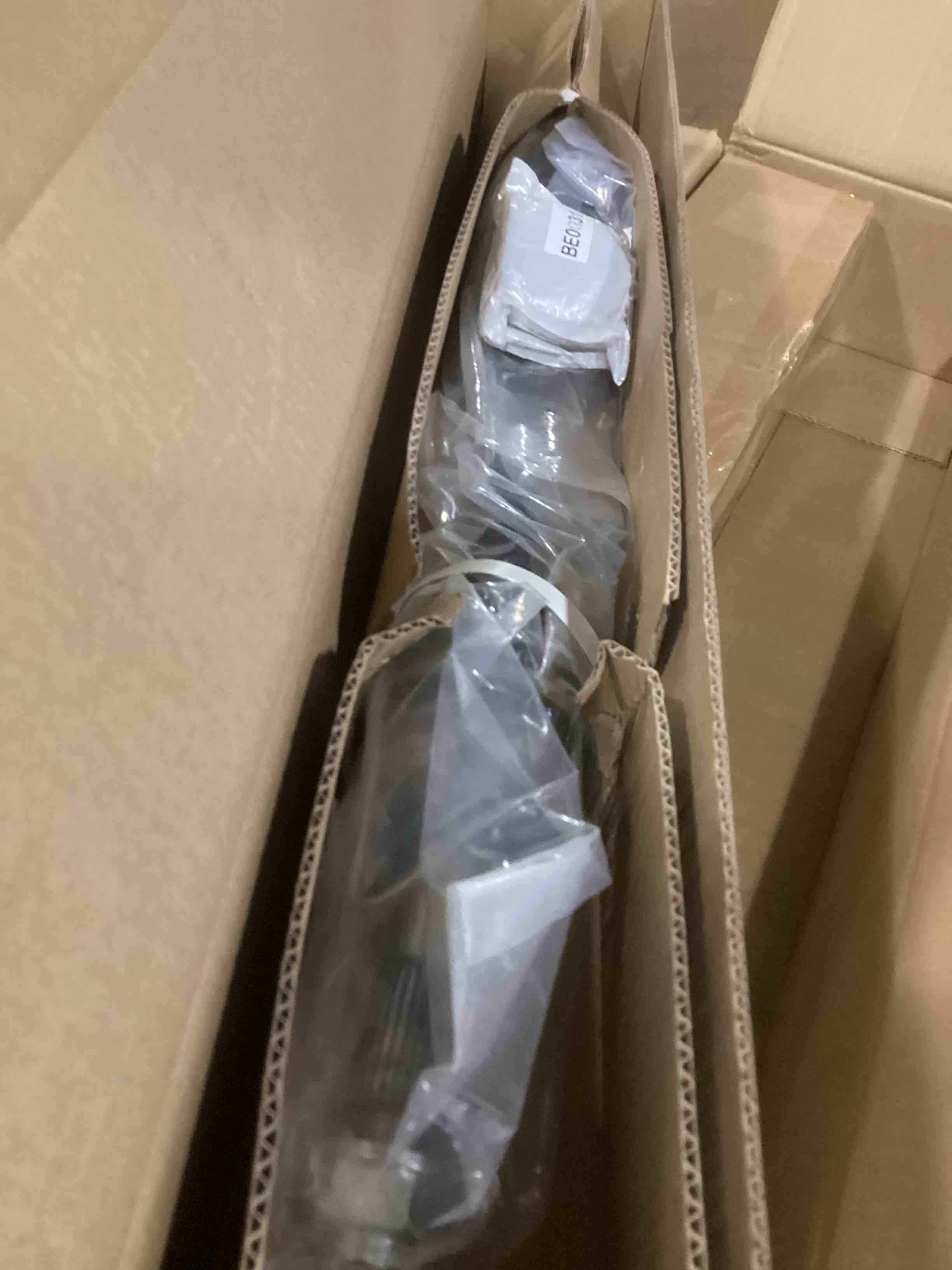 https://s3.amazonaws.com/lotting-images-prod/bidfta/RED5525530_1729186328924.jpeg