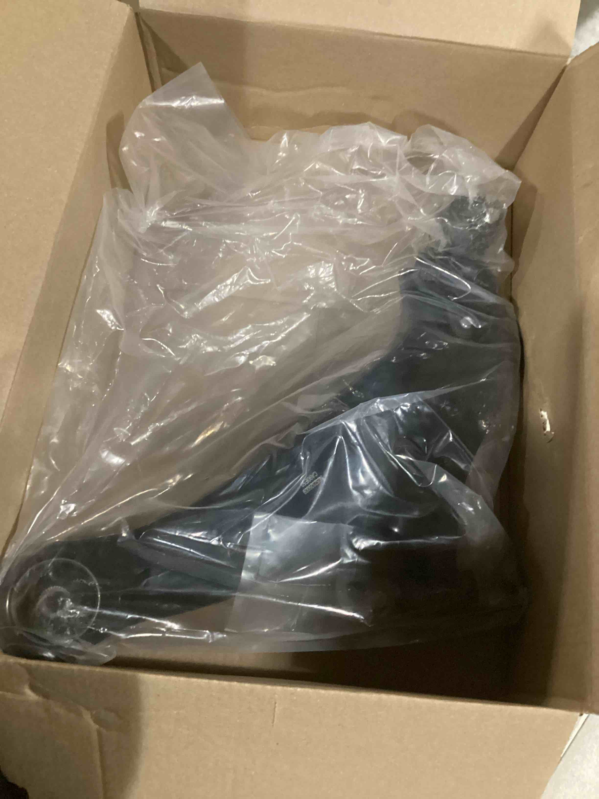 https://s3.amazonaws.com/lotting-images-prod/bidfta/RED5525538_1729187625908.jpeg