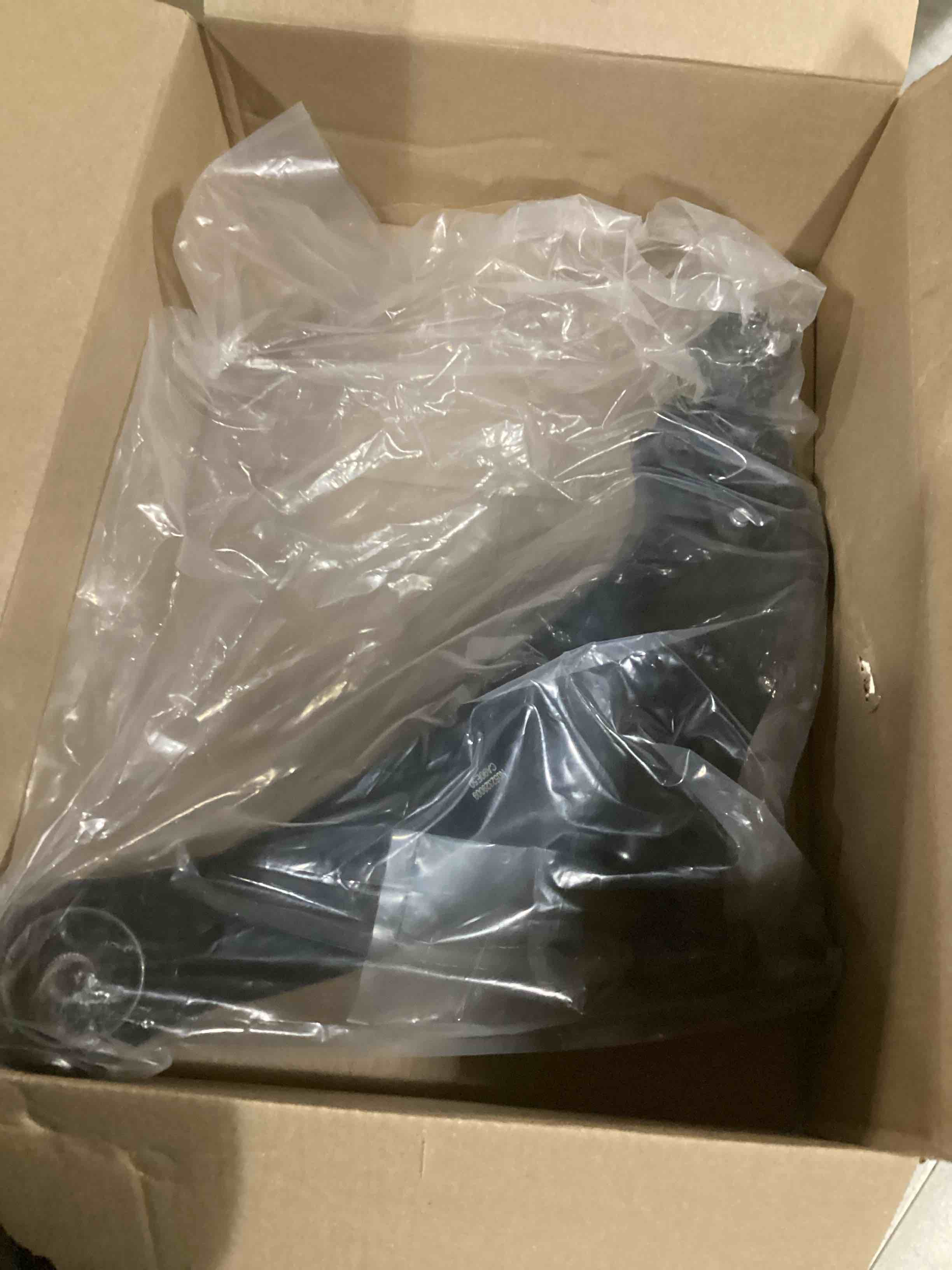 https://s3.amazonaws.com/lotting-images-prod/bidfta/RED5525538_1729187627012.jpeg