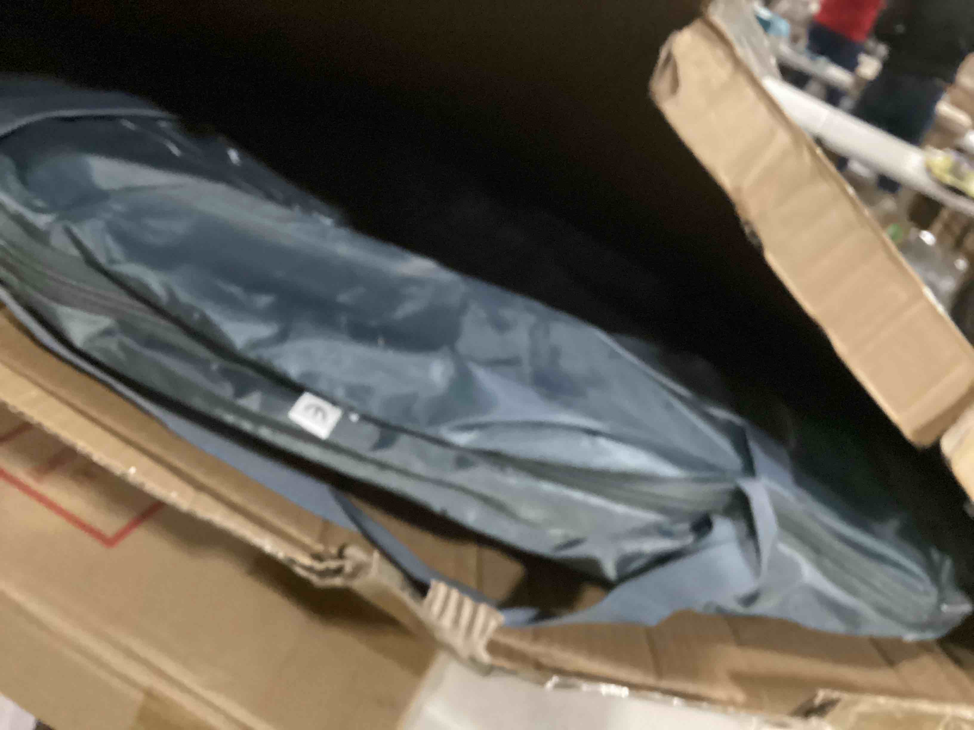 https://s3.amazonaws.com/lotting-images-prod/bidfta/RED5525648_1729266879703.jpeg