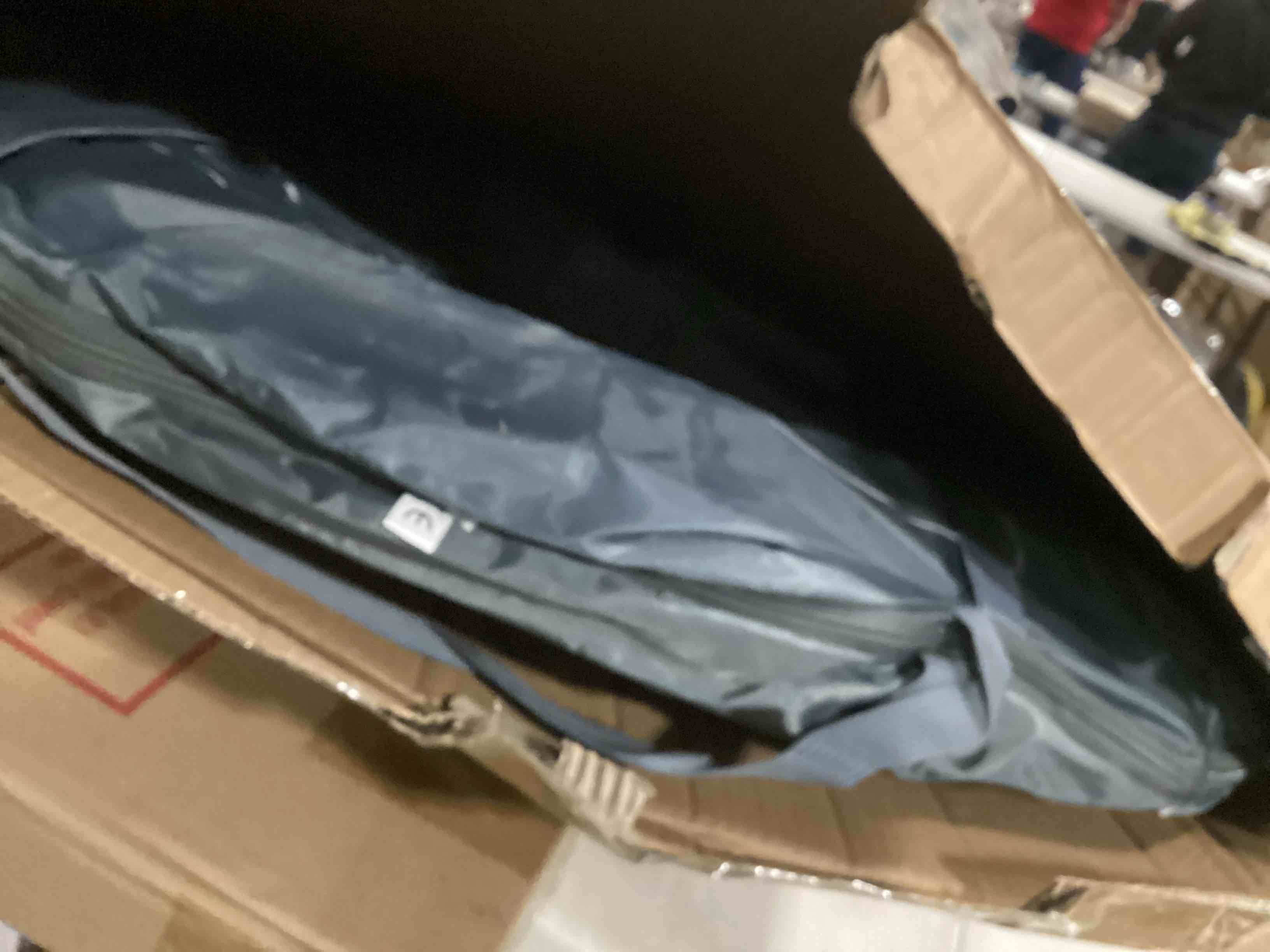 https://s3.amazonaws.com/lotting-images-prod/bidfta/RED5525648_1729266880454.jpeg