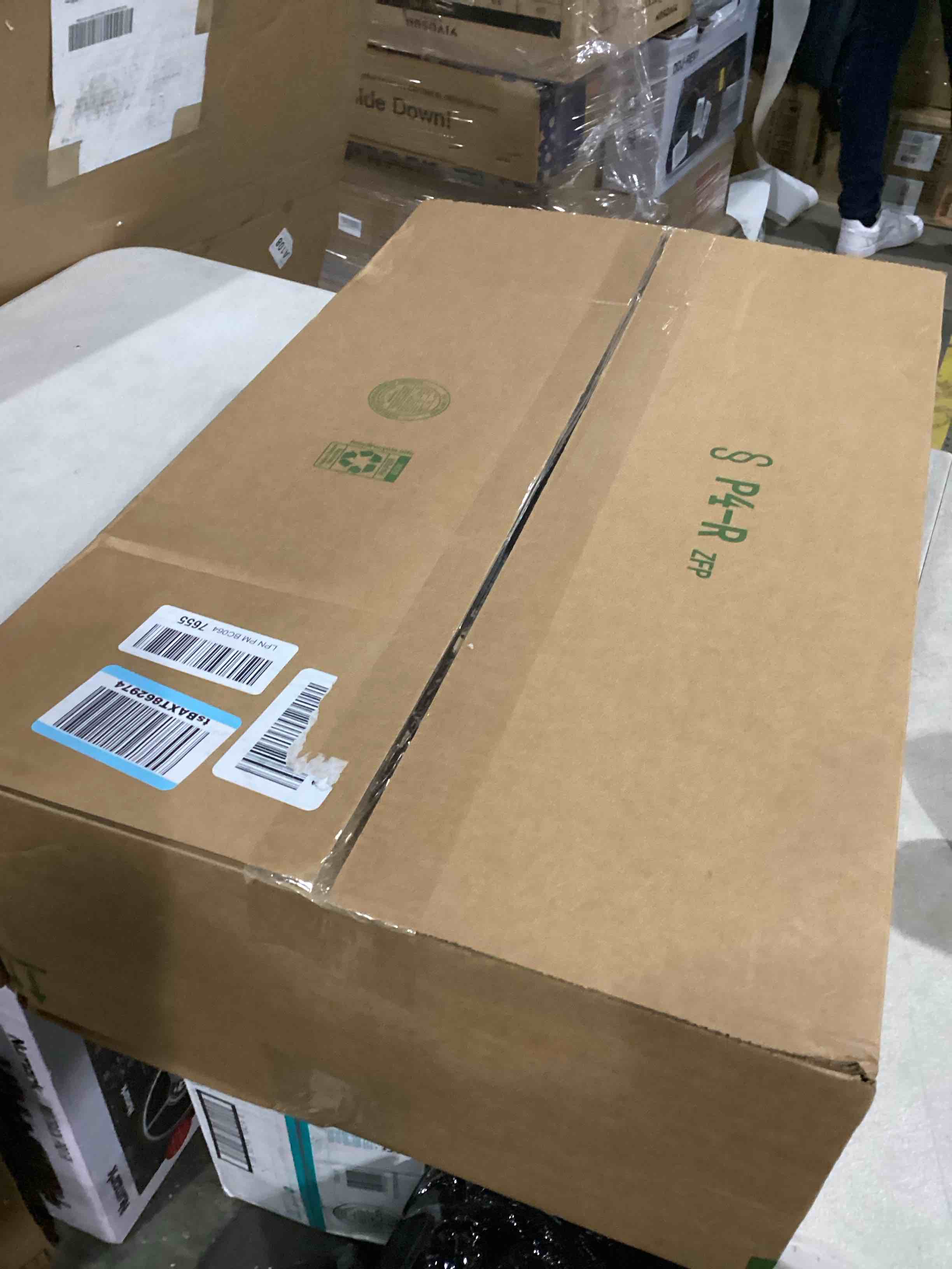 https://s3.amazonaws.com/lotting-images-prod/bidfta/RED5525660_1729271268679.jpeg