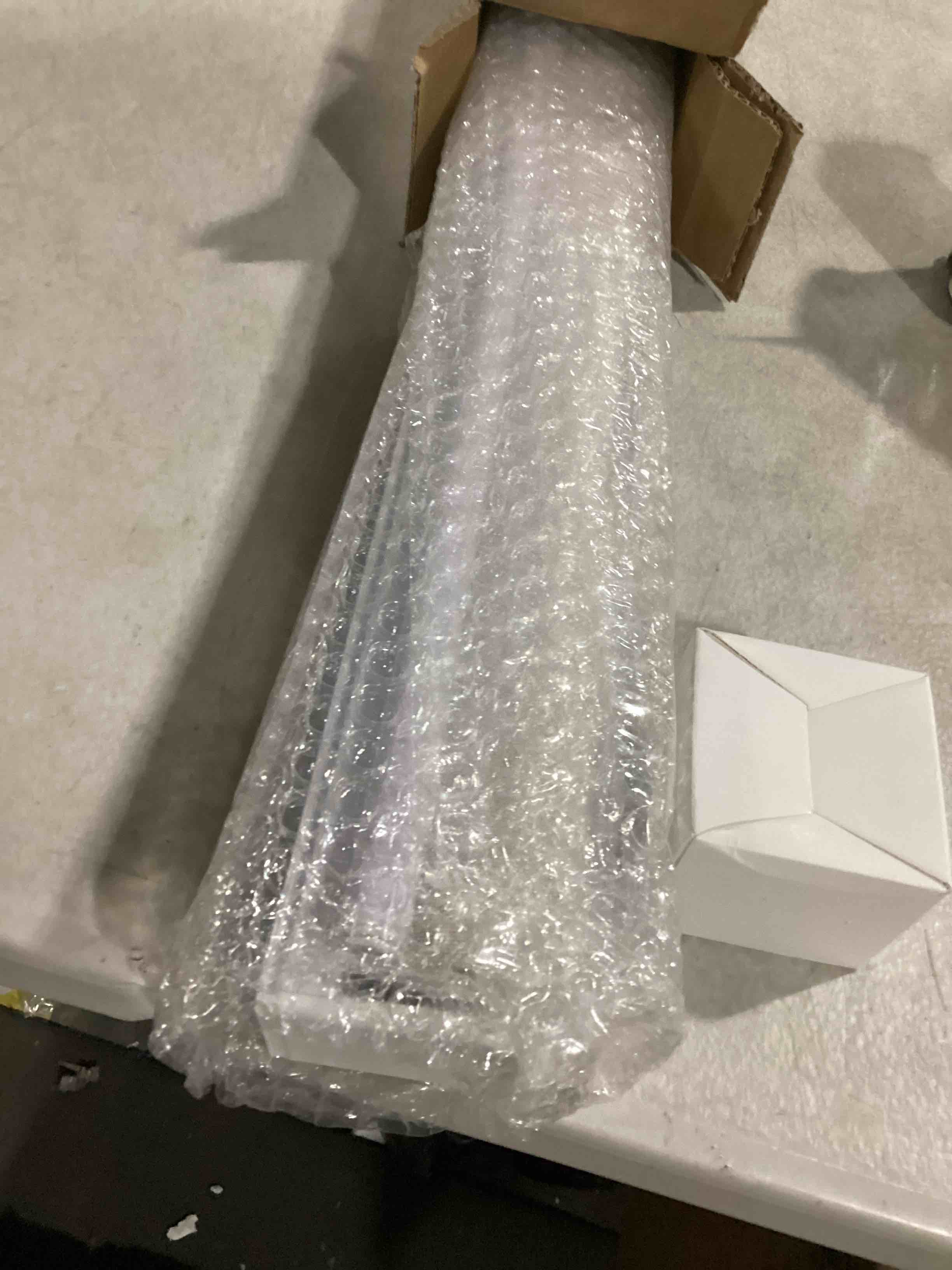 https://s3.amazonaws.com/lotting-images-prod/bidfta/RED5525687_1729277322803.jpeg