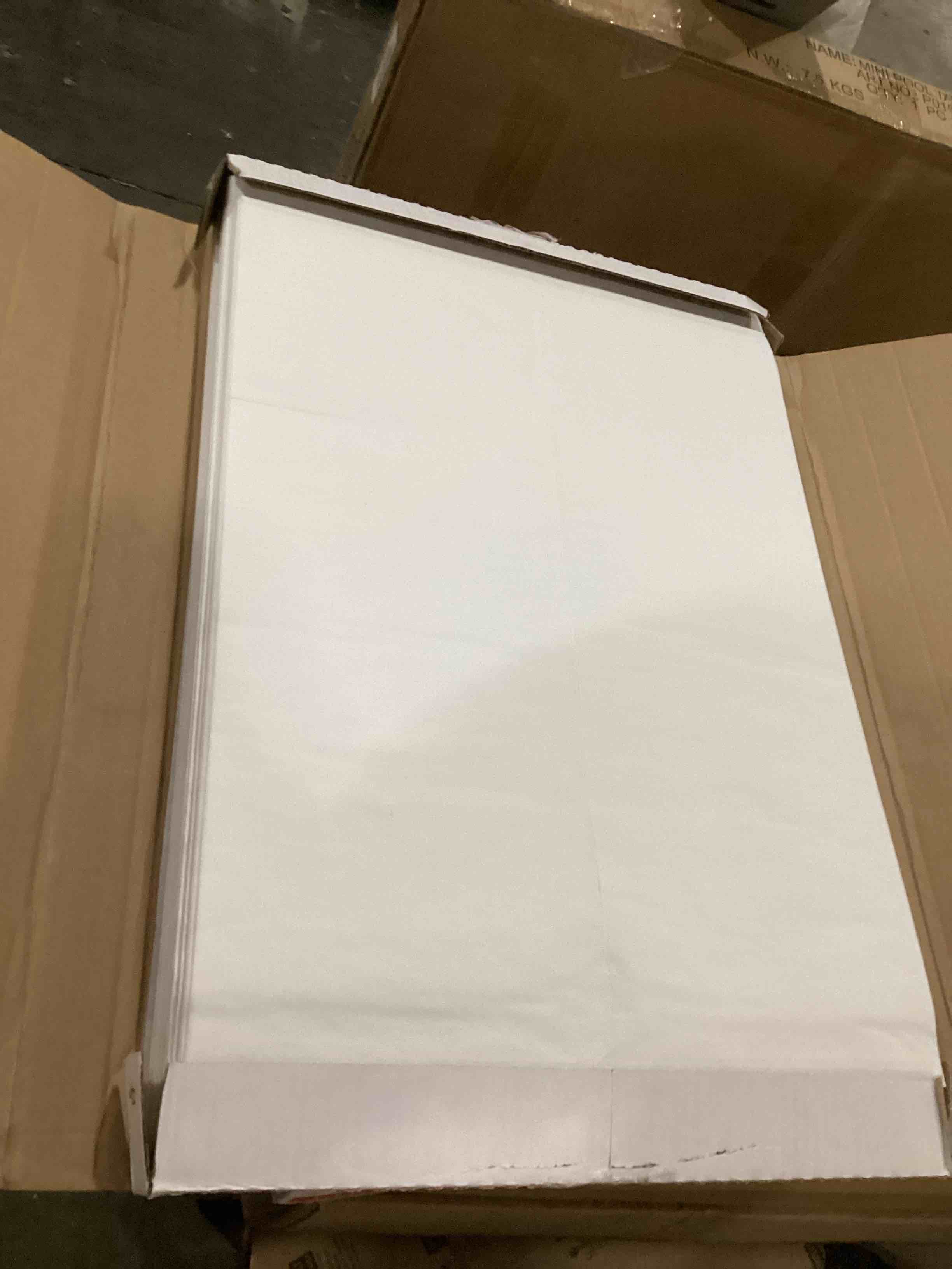 https://s3.amazonaws.com/lotting-images-prod/bidfta/RED5525930_1729710964558.jpeg
