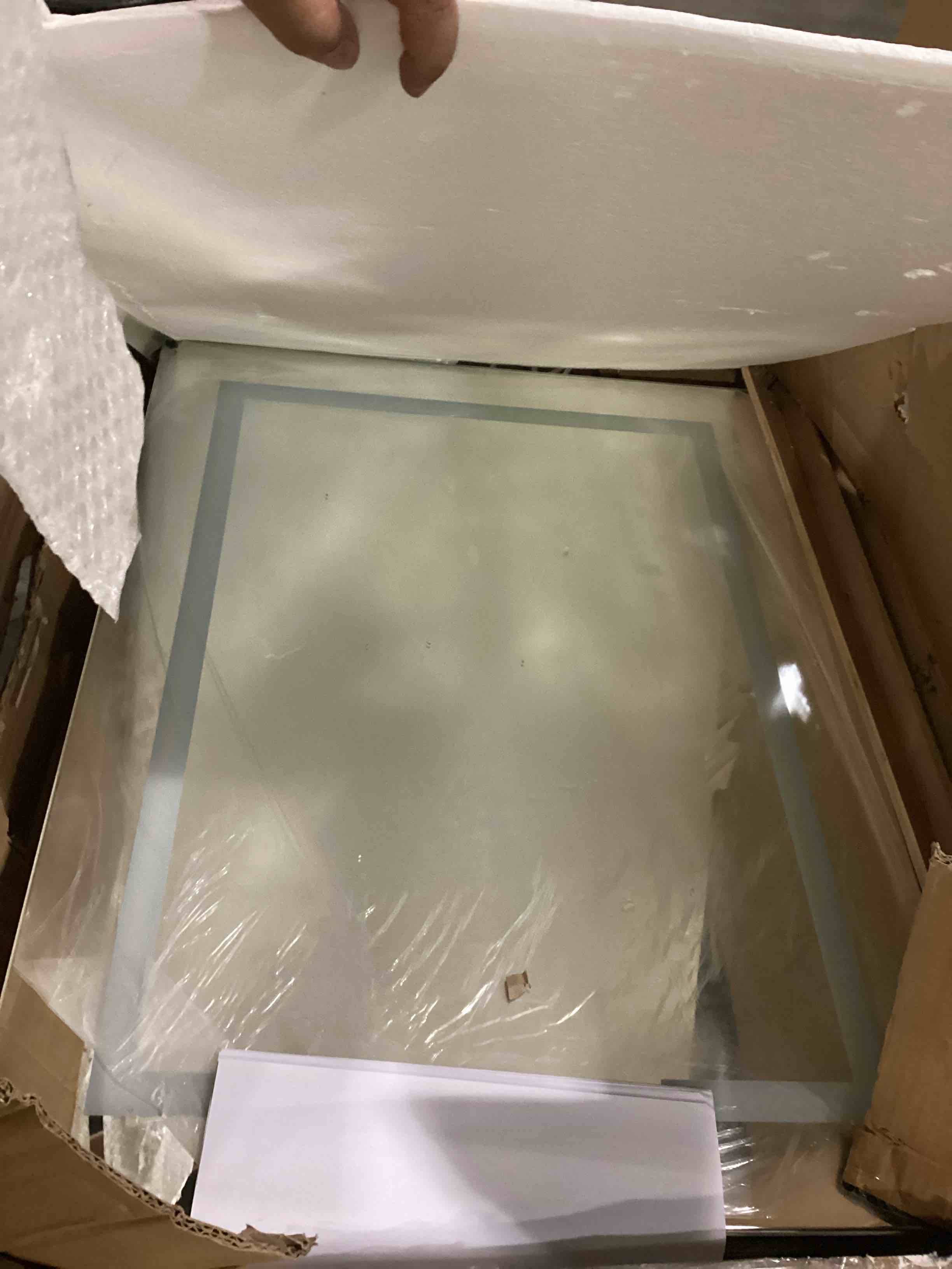 https://s3.amazonaws.com/lotting-images-prod/bidfta/RED5526115_1730121901474.jpeg