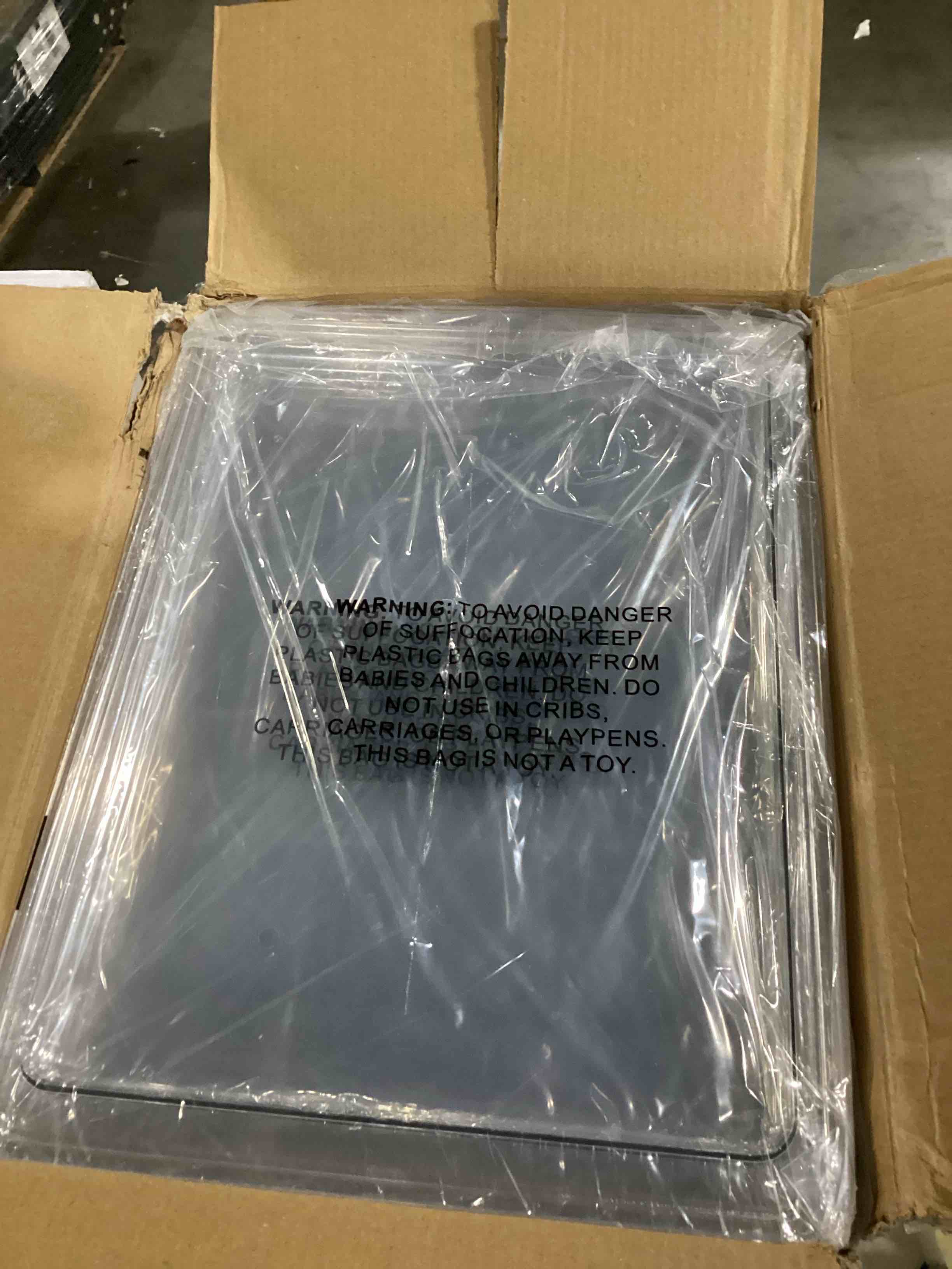https://s3.amazonaws.com/lotting-images-prod/bidfta/RED5526147_1730128830730.jpeg