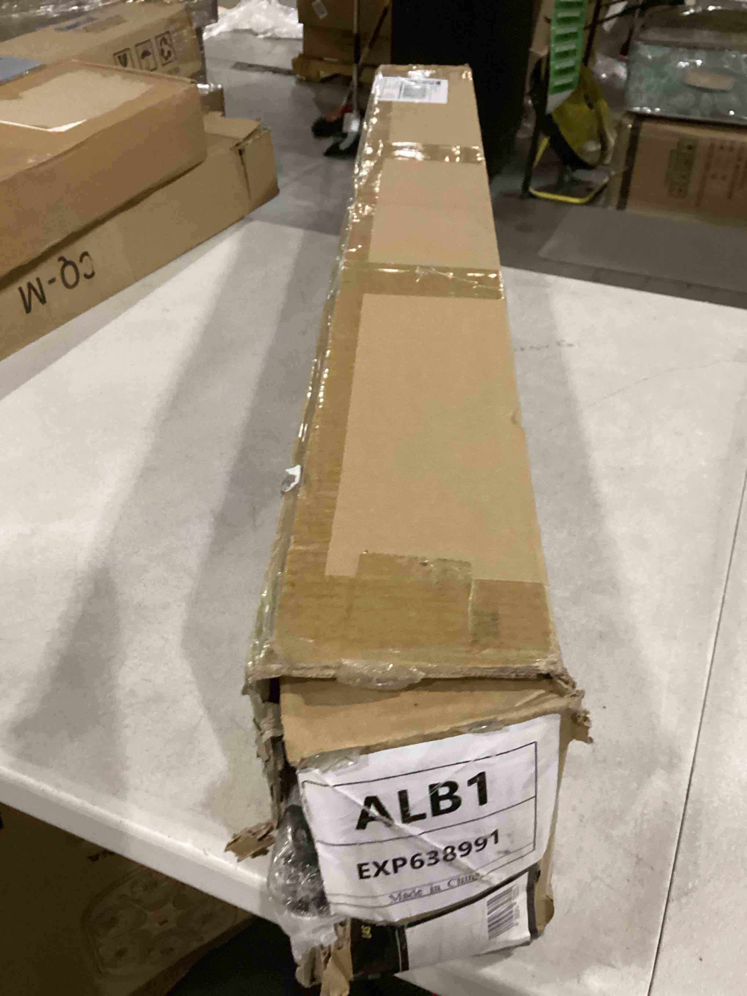 https://s3.amazonaws.com/lotting-images-prod/bidfta/RED5526178_1730136502325.jpeg