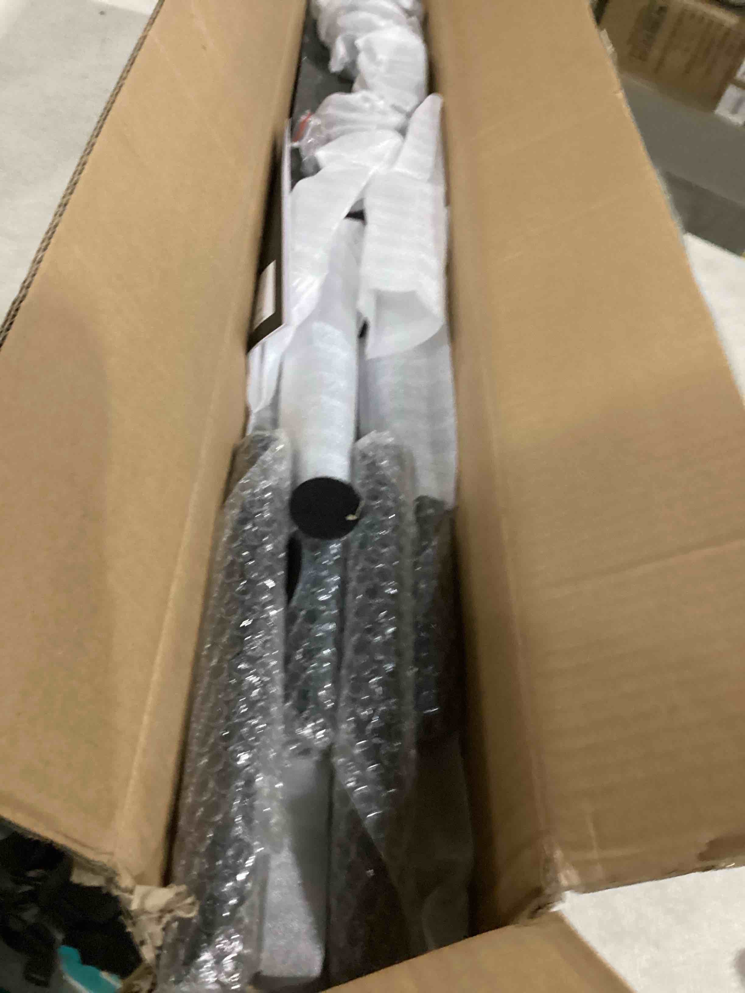 https://s3.amazonaws.com/lotting-images-prod/bidfta/RED5526178_1730136534666.jpeg