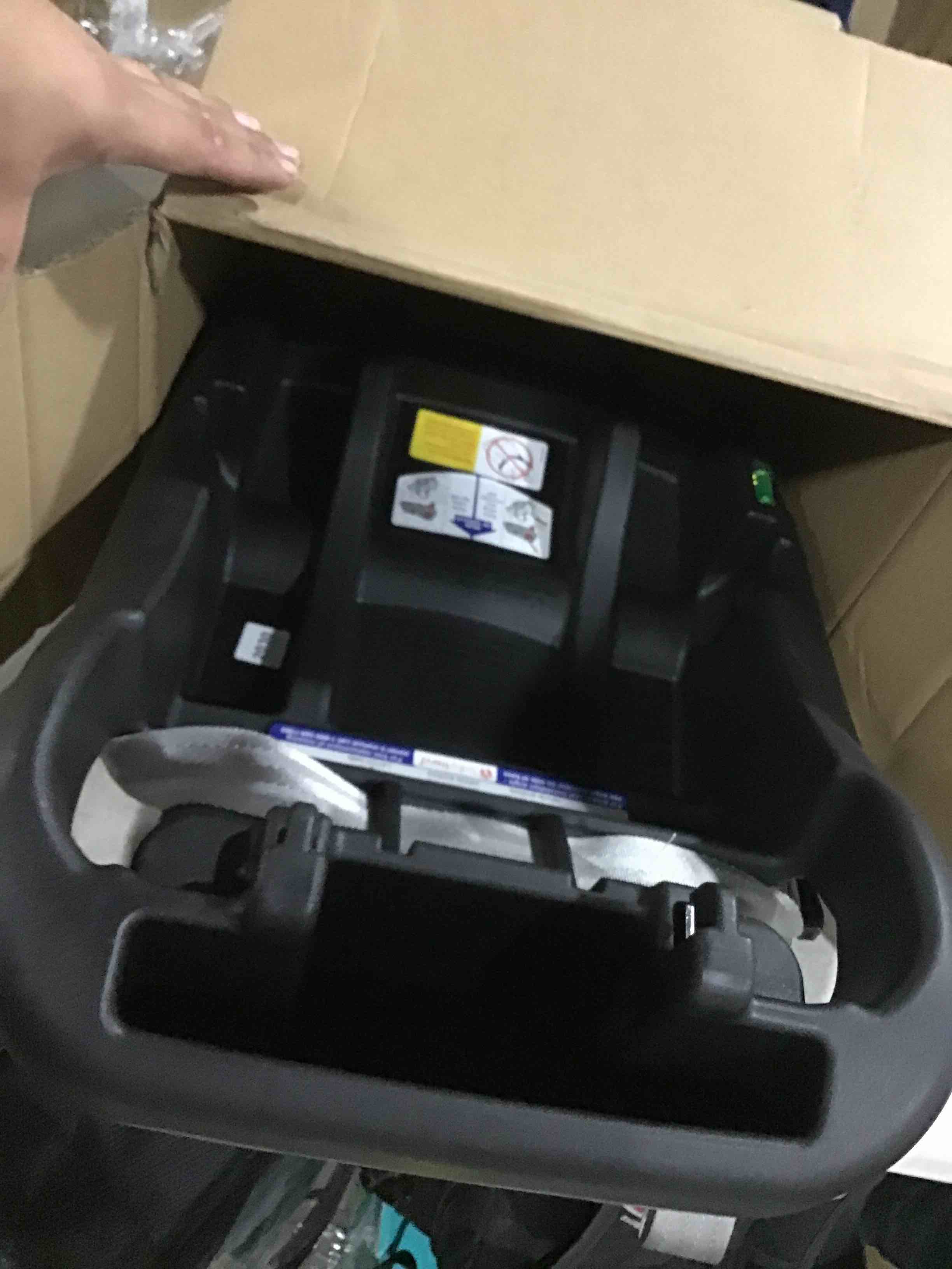 https://s3.amazonaws.com/lotting-images-prod/bidfta/RED5526212_1730200809168.jpeg