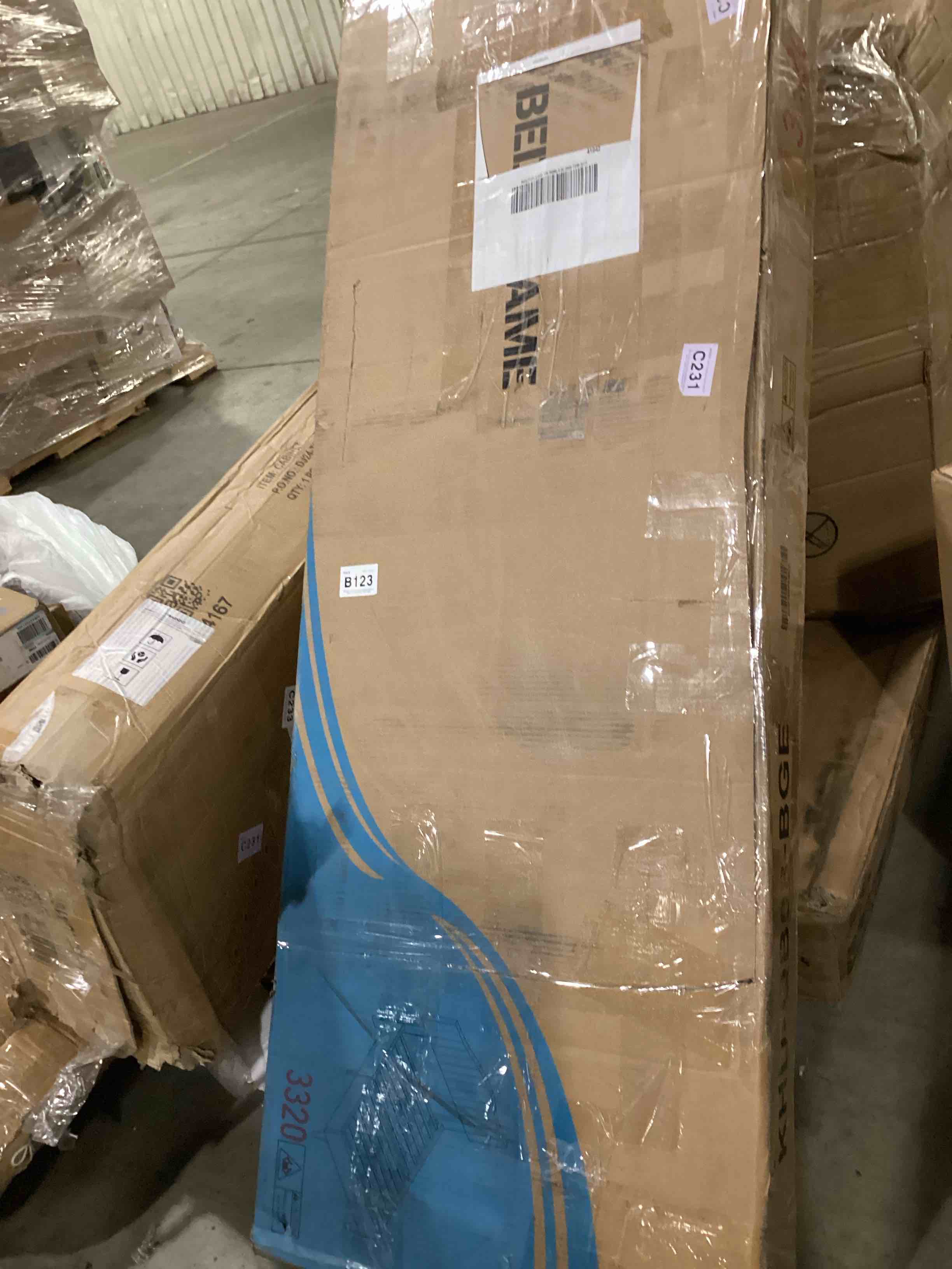 https://s3.amazonaws.com/lotting-images-prod/bidfta/RED5526348_1730461884662.jpeg