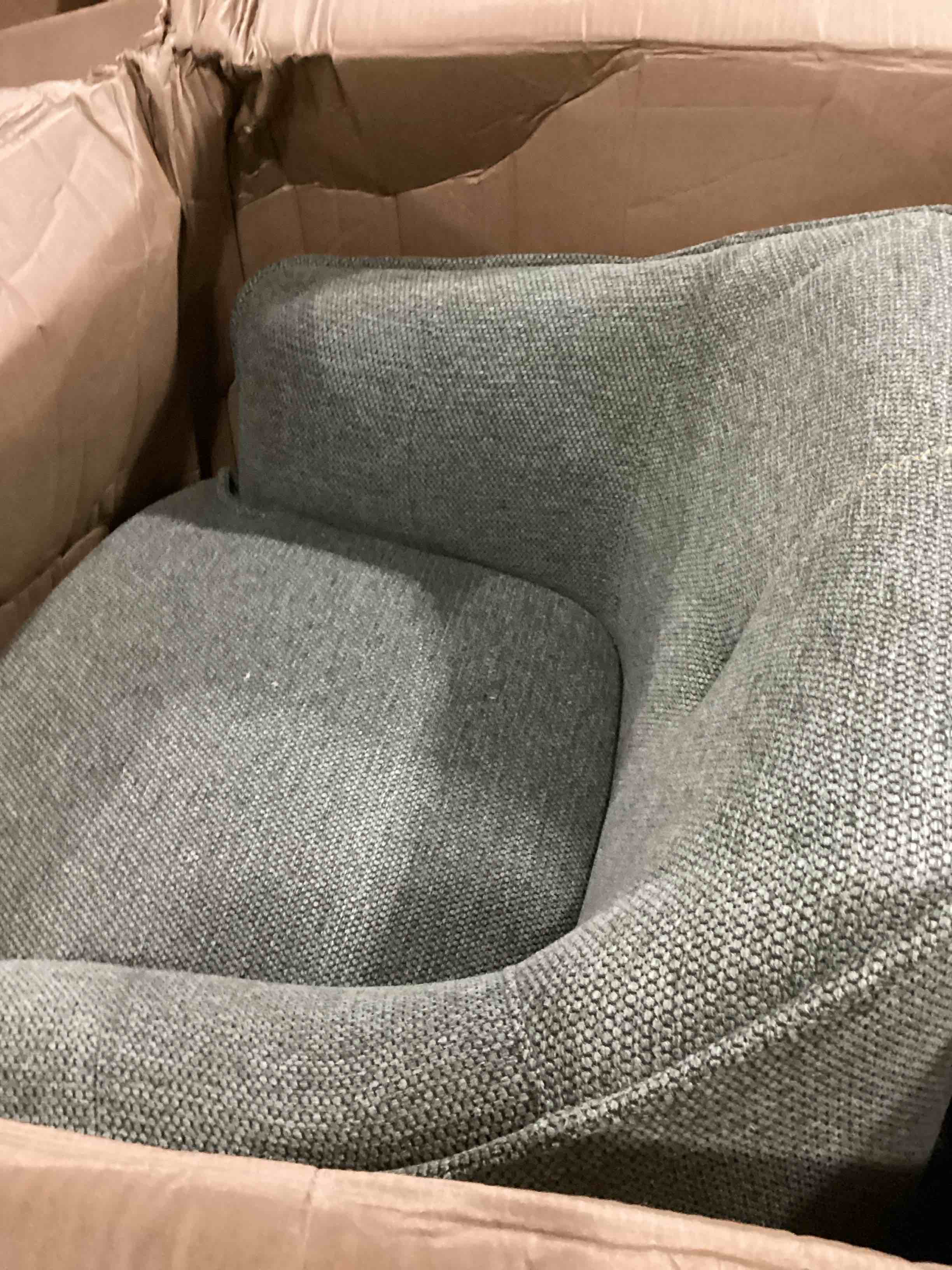 https://s3.amazonaws.com/lotting-images-prod/bidfta/RED5527032_1729523487093.jpeg