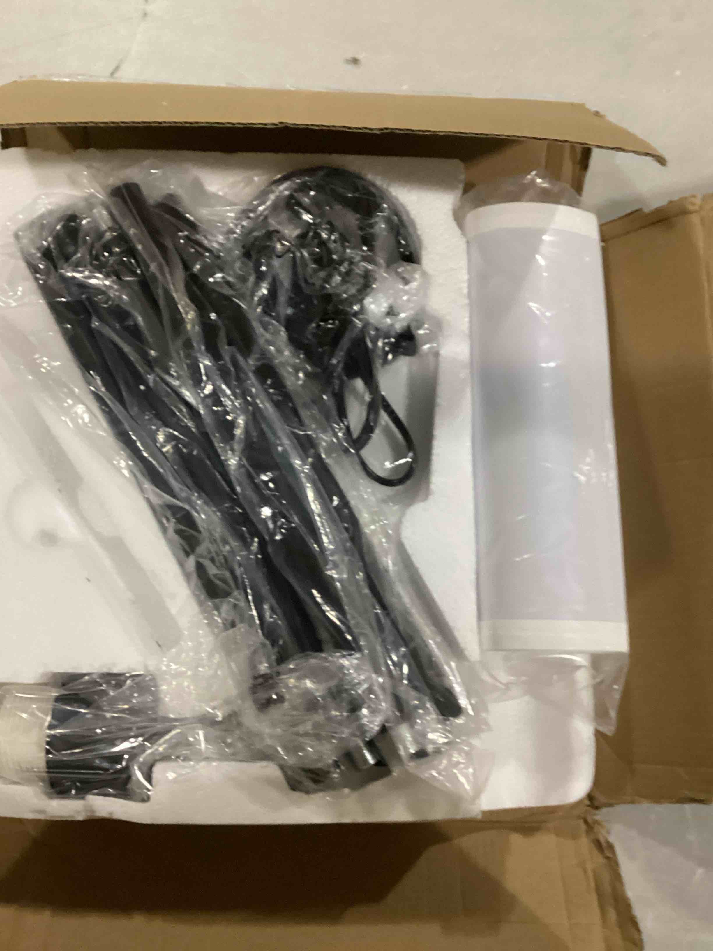https://s3.amazonaws.com/lotting-images-prod/bidfta/RED5527103_1729607577635.jpeg