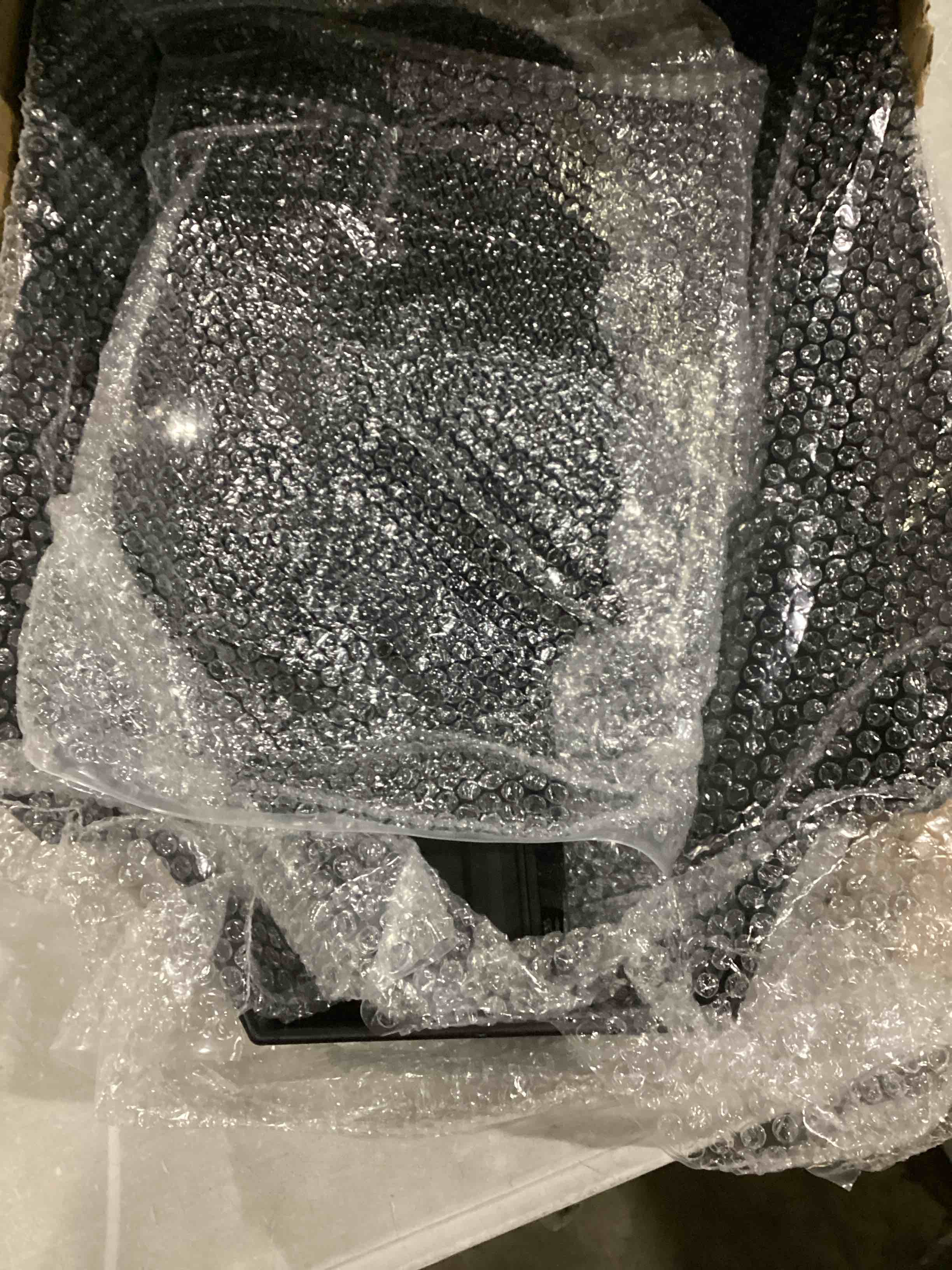 https://s3.amazonaws.com/lotting-images-prod/bidfta/RED5527353_1729780757552.jpeg