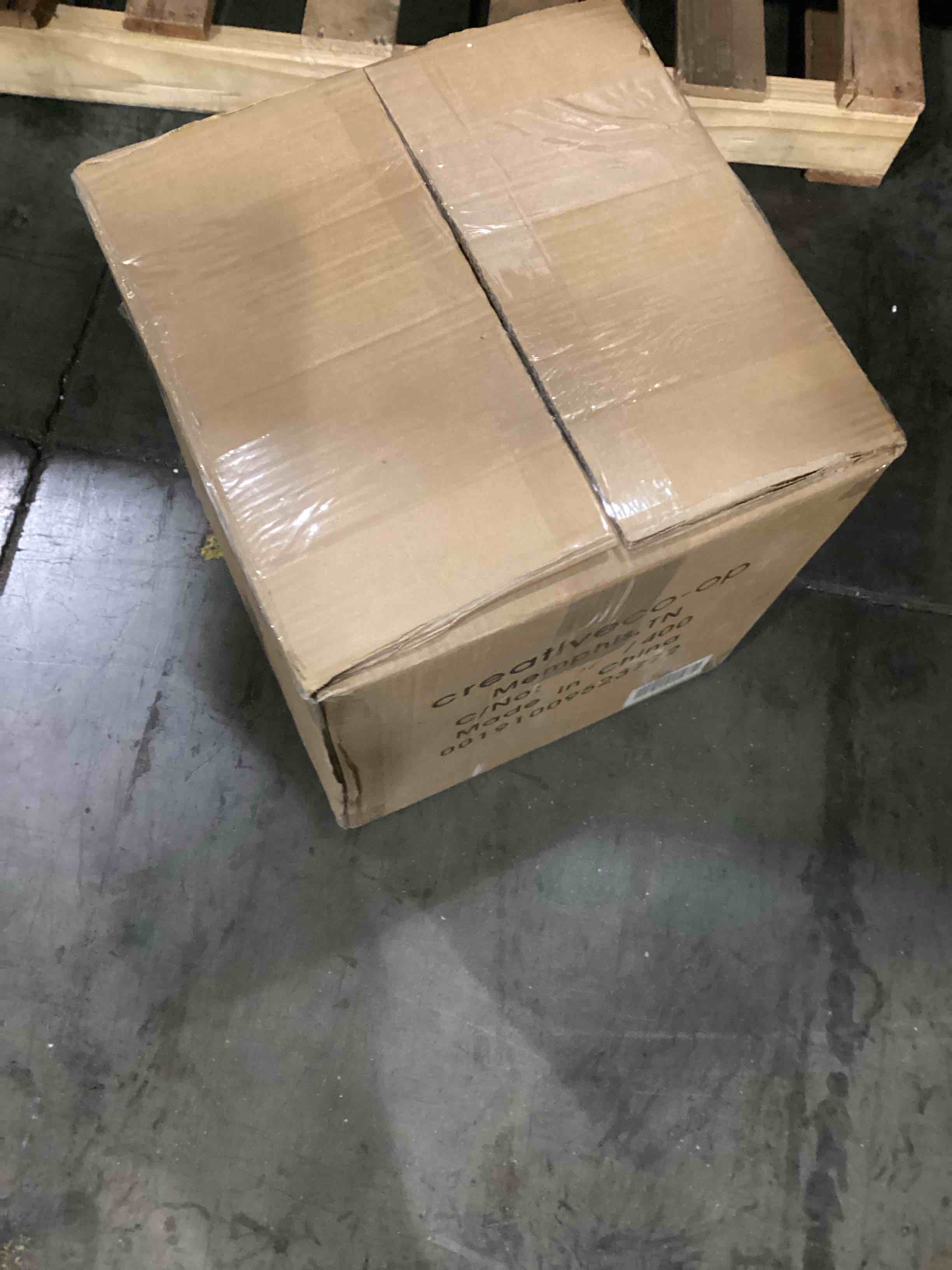 https://s3.amazonaws.com/lotting-images-prod/bidfta/RED5527477_1729861050506.jpeg
