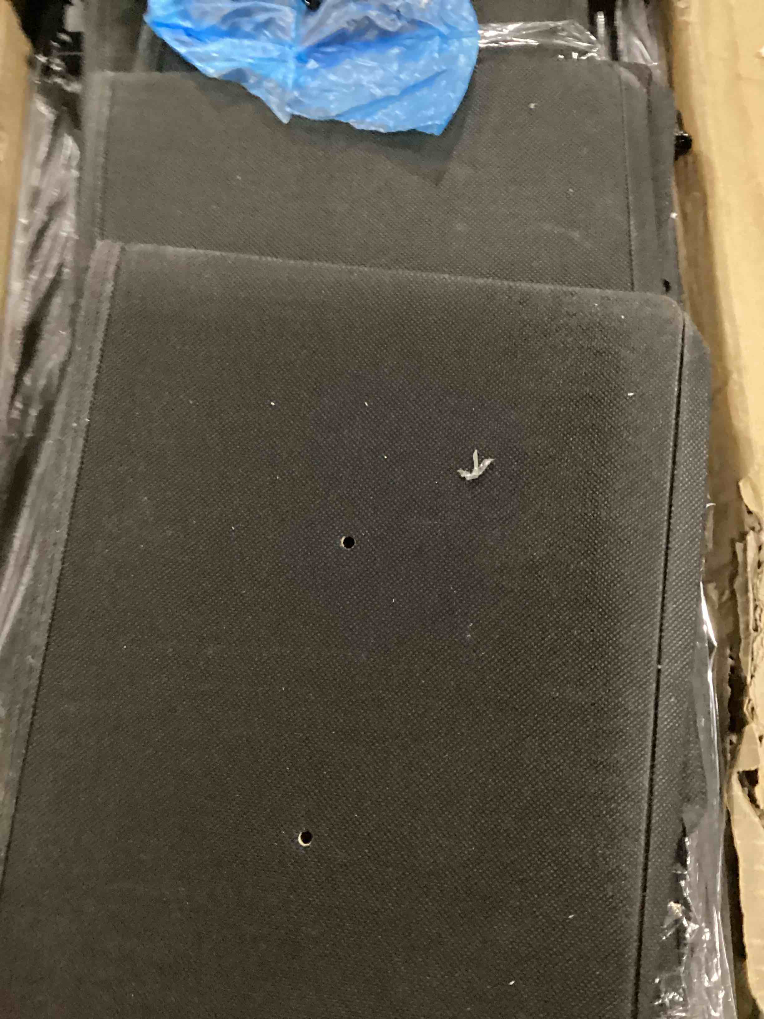 https://s3.amazonaws.com/lotting-images-prod/bidfta/RED5527542_1730129523582.jpeg