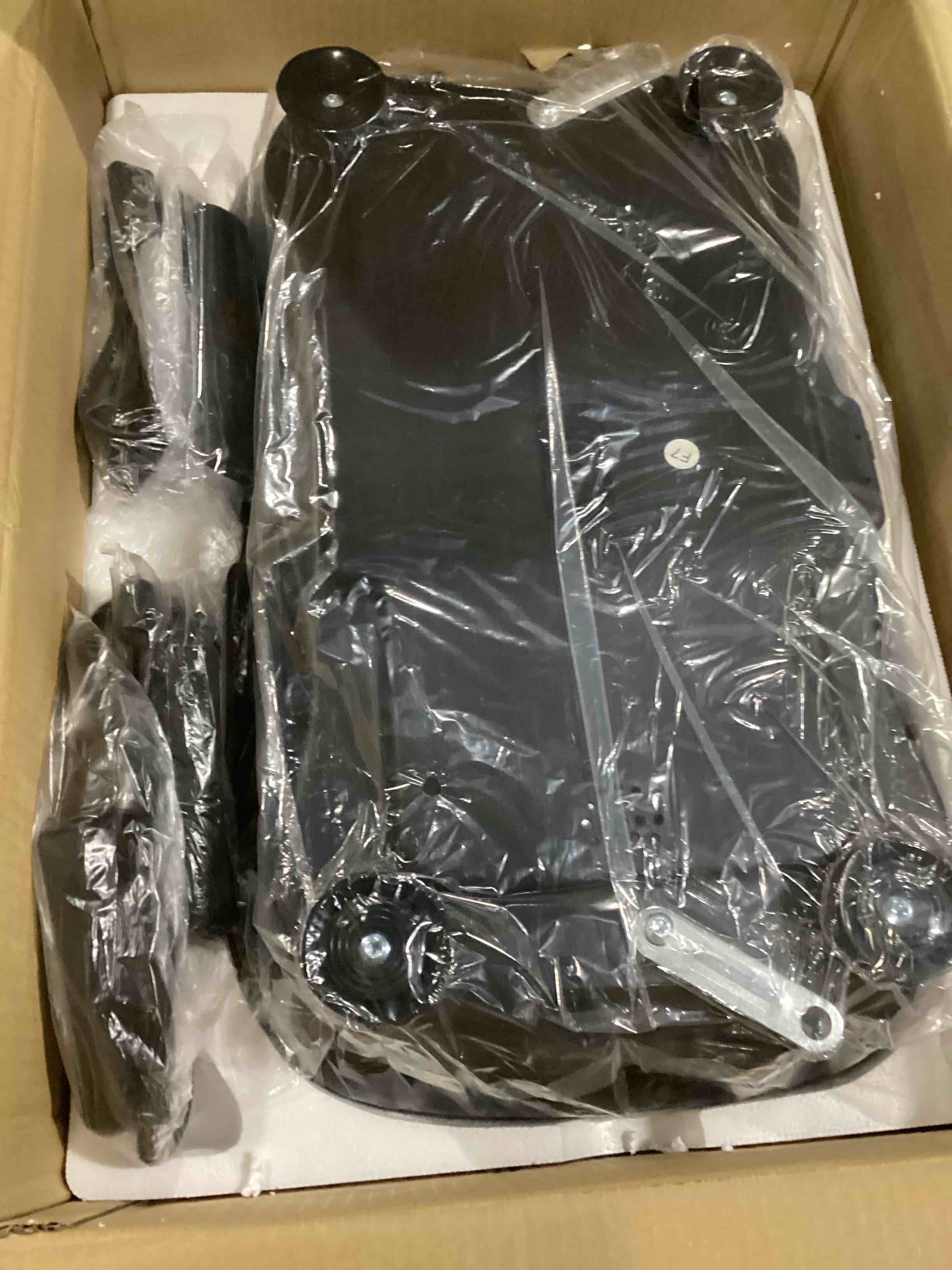 https://s3.amazonaws.com/lotting-images-prod/bidfta/RED5527707_1730214509533.jpeg