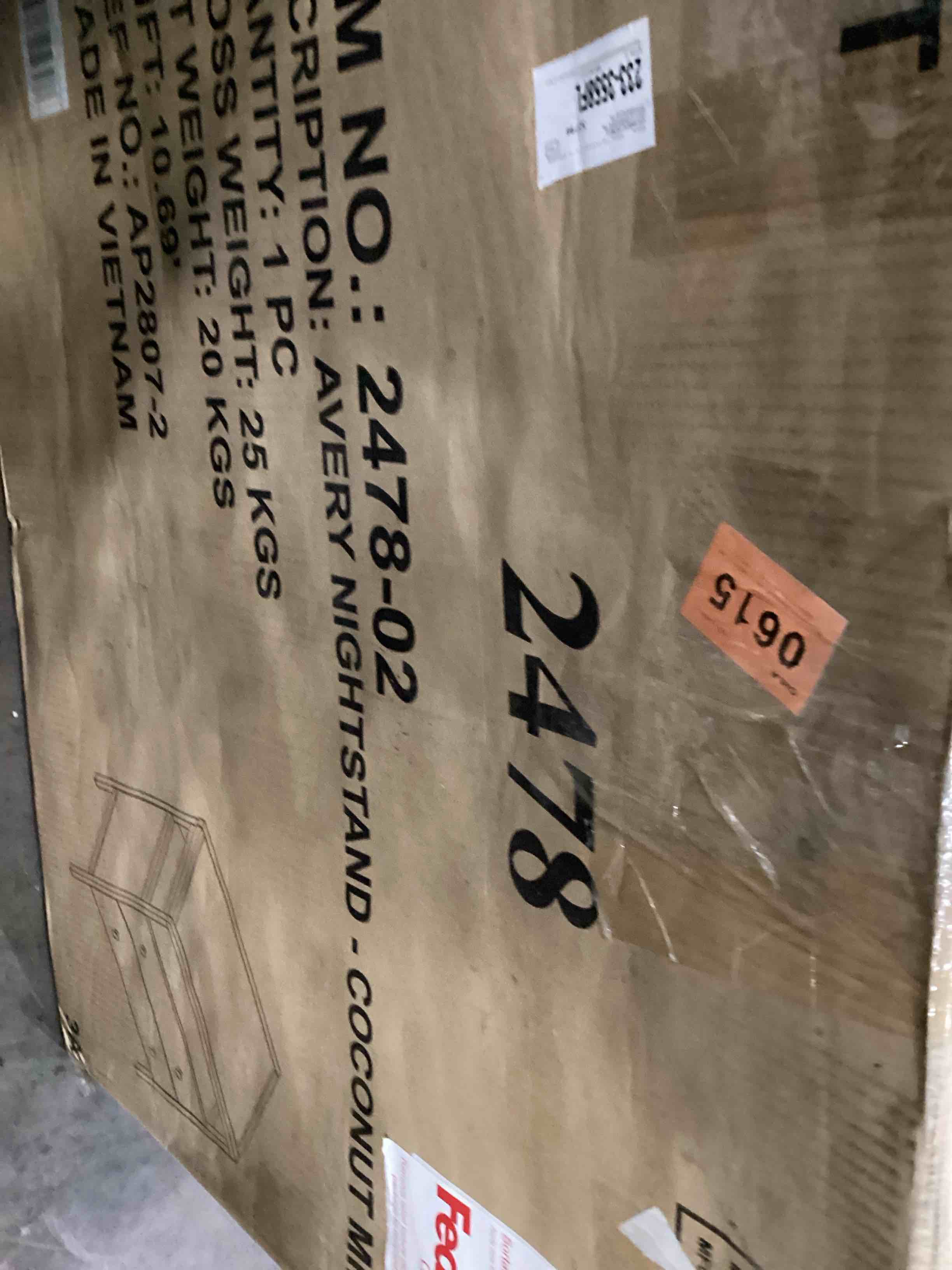 https://s3.amazonaws.com/lotting-images-prod/bidfta/RED5527823_1730303822310.jpeg