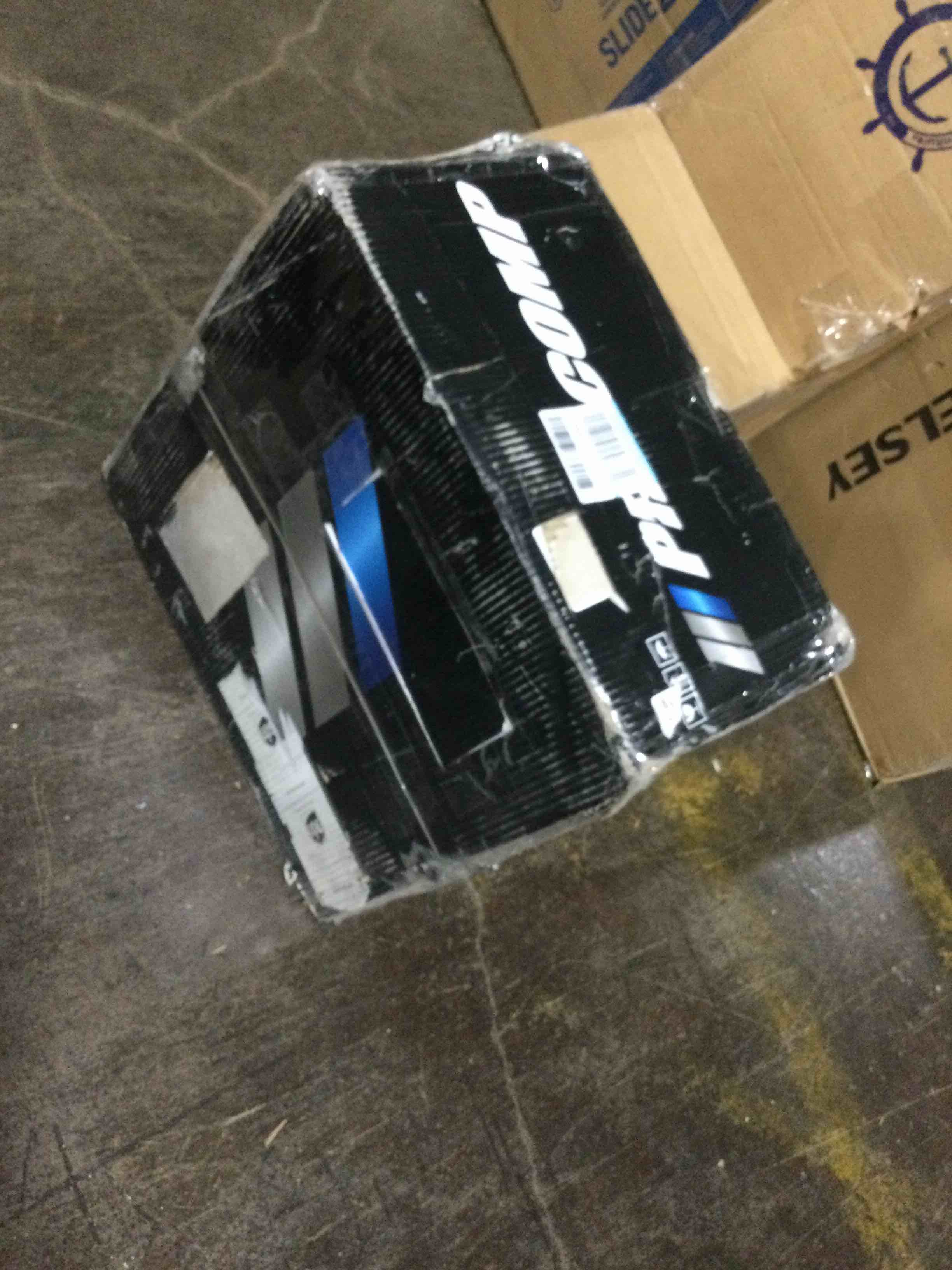 https://s3.amazonaws.com/lotting-images-prod/bidfta/RED5528843_1707143745844.jpeg