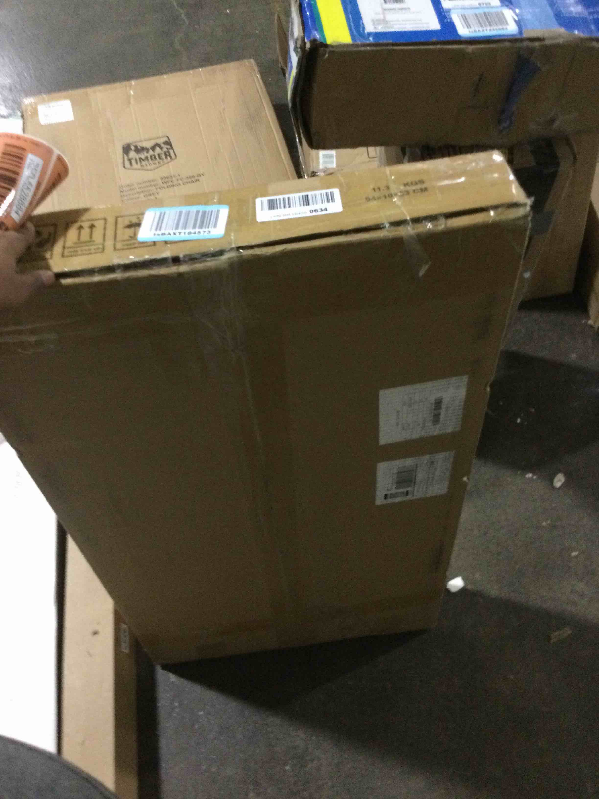 https://s3.amazonaws.com/lotting-images-prod/bidfta/RED5528885_1707146380749.jpeg