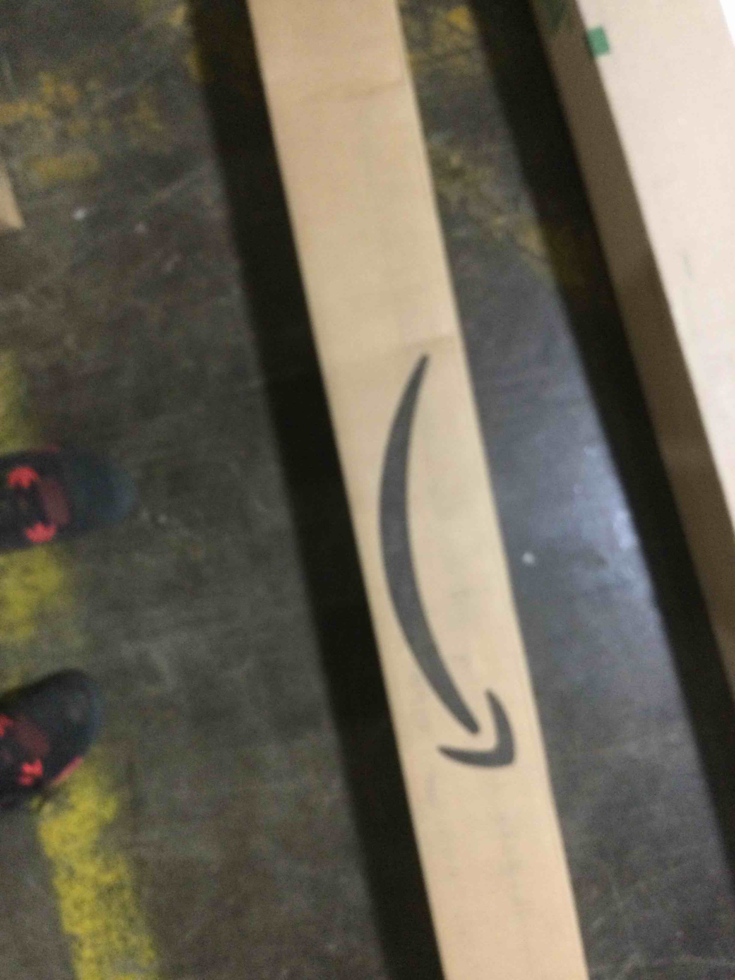 https://s3.amazonaws.com/lotting-images-prod/bidfta/RED5529108_1707232525391.jpeg