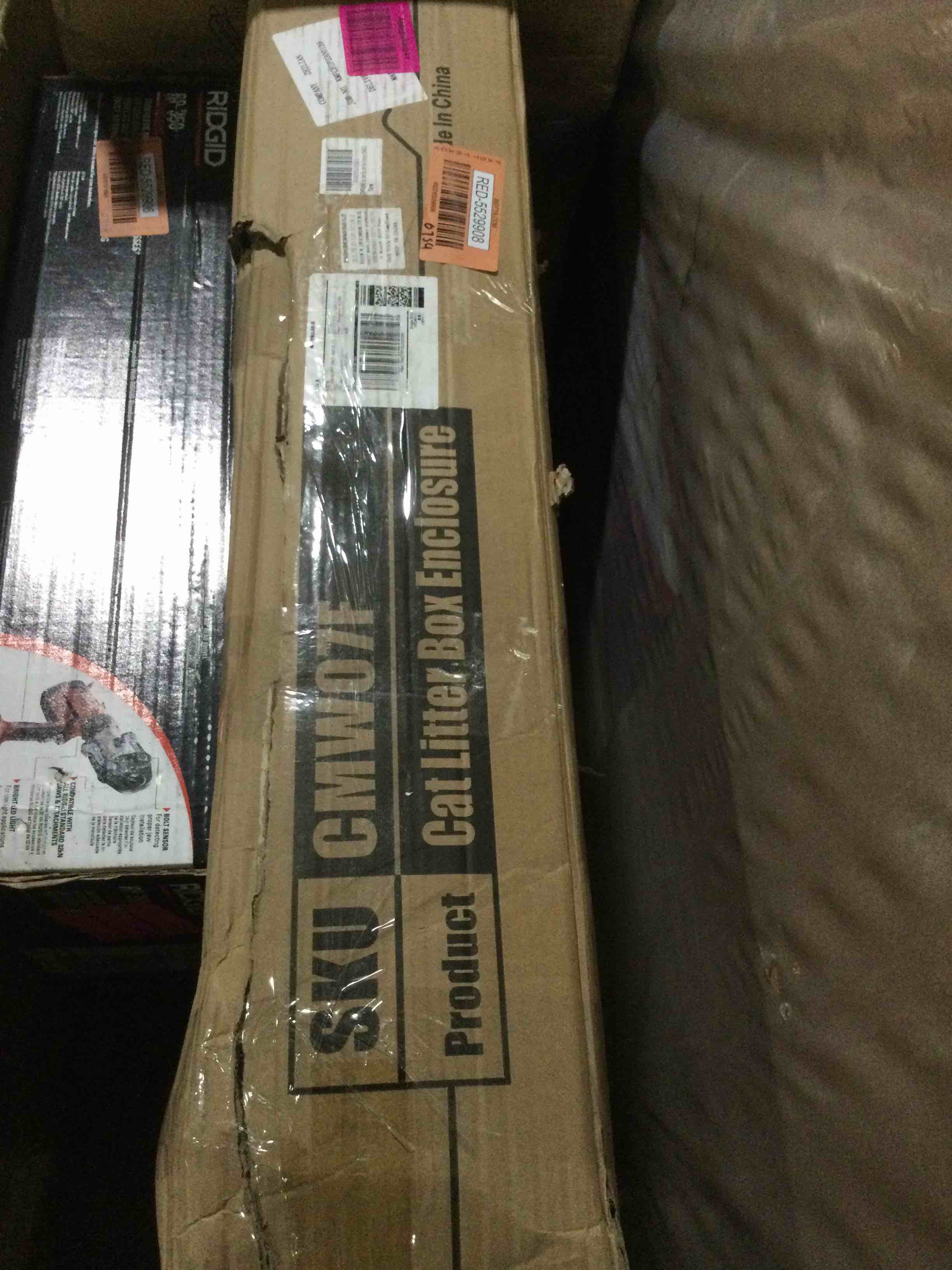 https://s3.amazonaws.com/lotting-images-prod/bidfta/RED5529908_1706303527962.jpeg