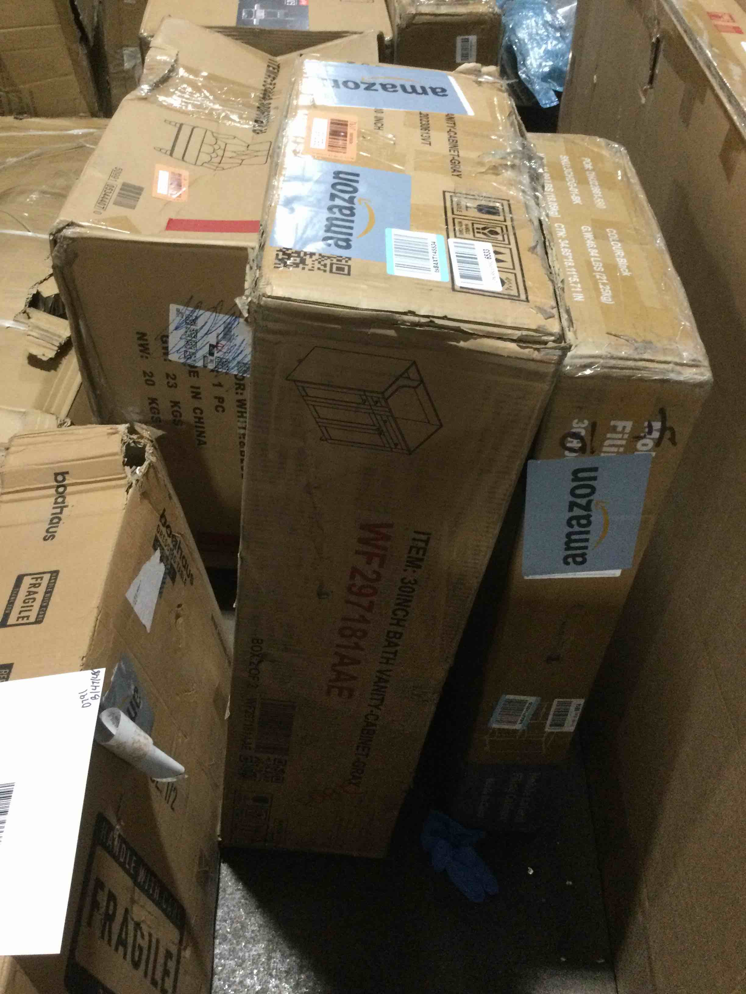 https://s3.amazonaws.com/lotting-images-prod/bidfta/RED5530000_1706559878385.jpeg