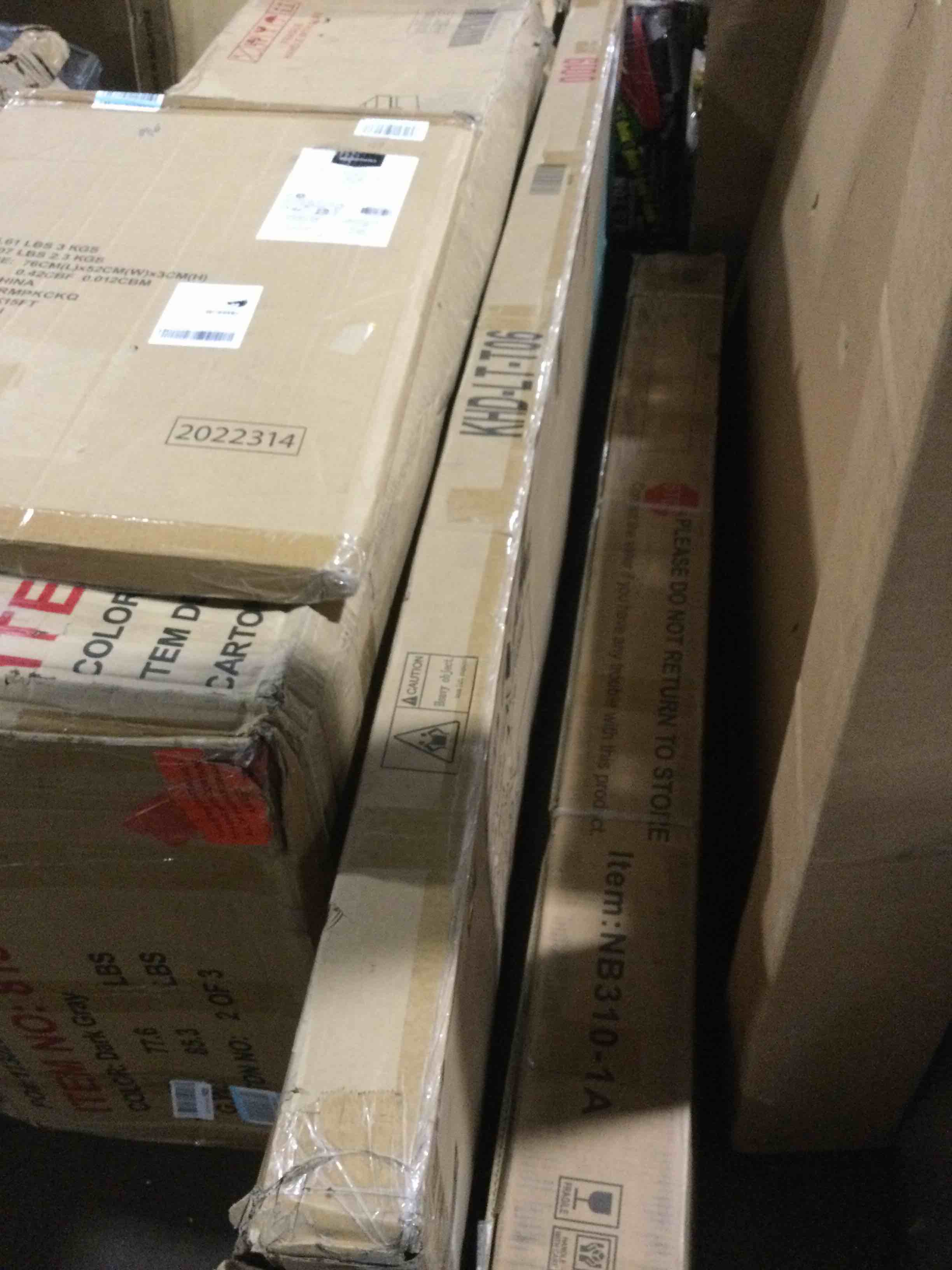 https://s3.amazonaws.com/lotting-images-prod/bidfta/RED5530030_1706625616316.jpeg