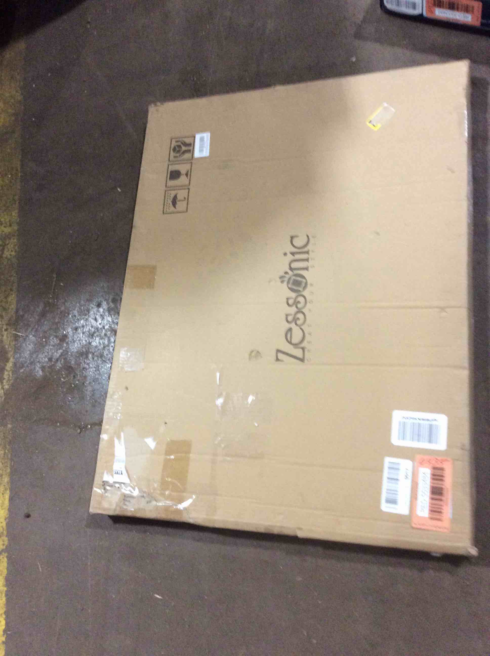 https://s3.amazonaws.com/lotting-images-prod/bidfta/RED5533484_1705505642226.jpeg