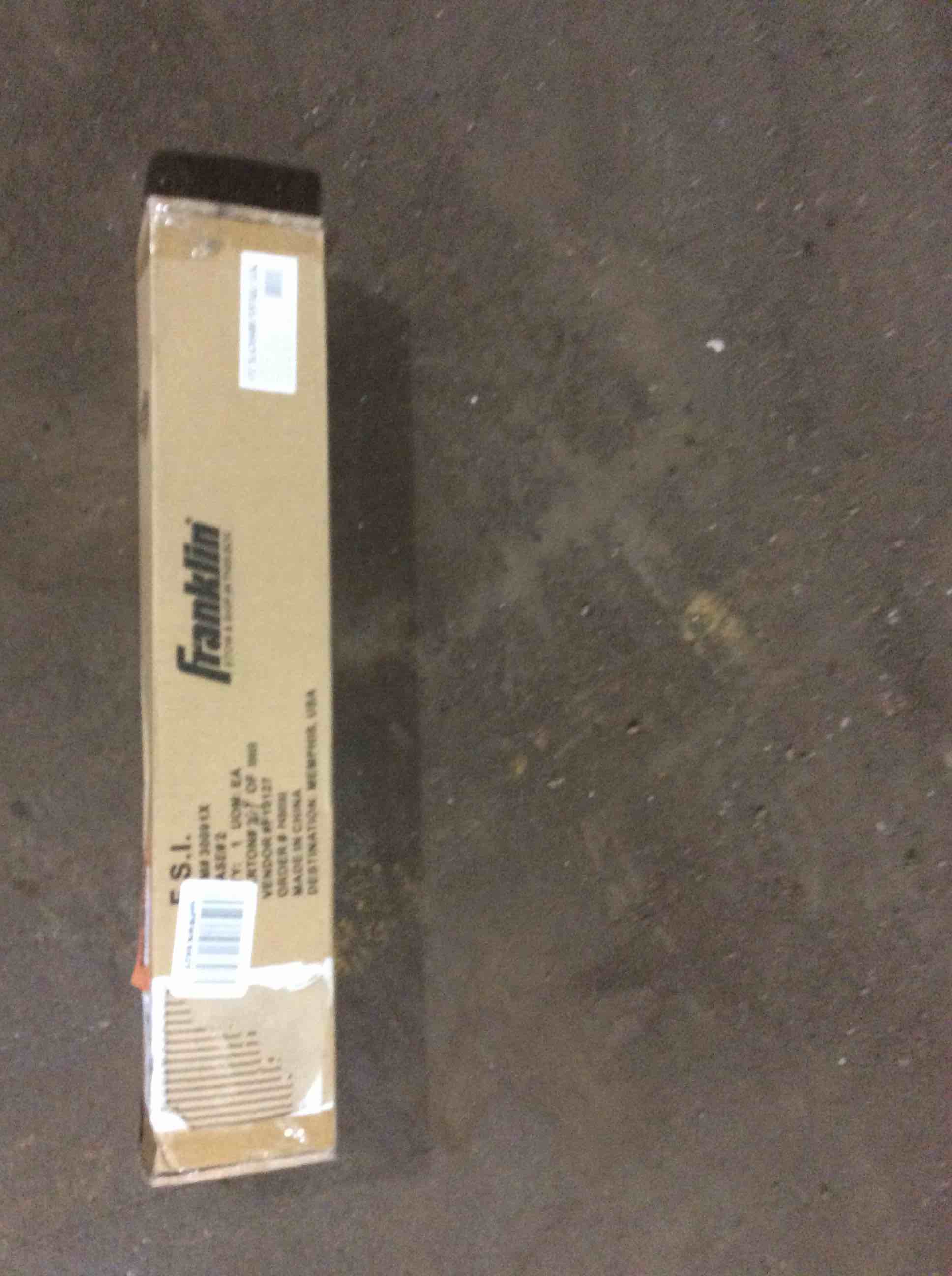 https://s3.amazonaws.com/lotting-images-prod/bidfta/RED5533547_1705510443257.jpeg