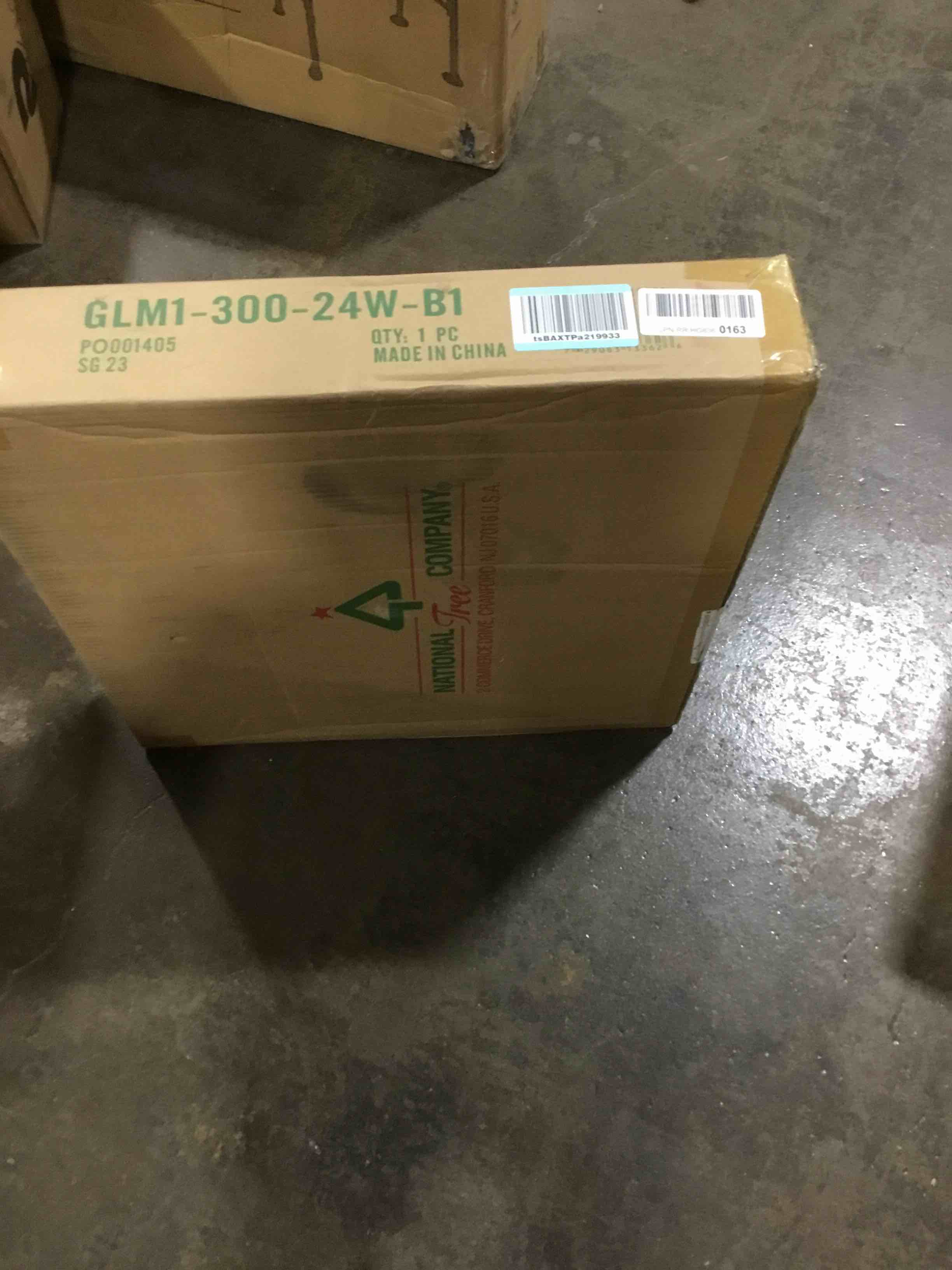 https://s3.amazonaws.com/lotting-images-prod/bidfta/RED5534253_1704382310018.jpeg