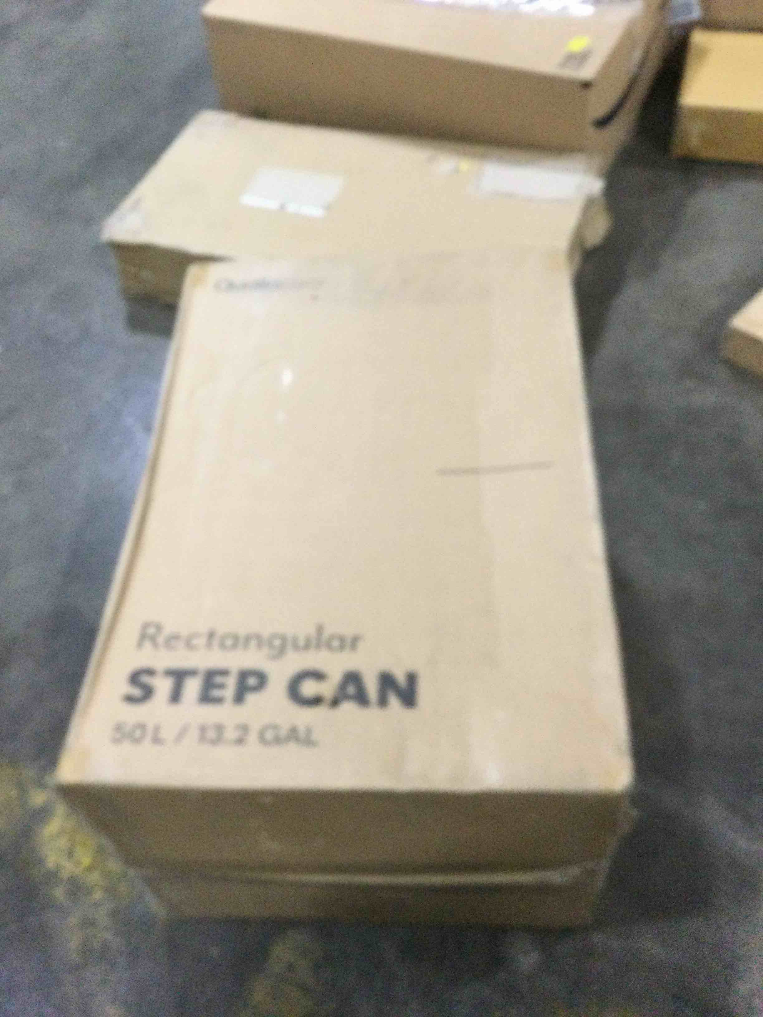 https://s3.amazonaws.com/lotting-images-prod/bidfta/RED5535168_1704996165366.jpeg