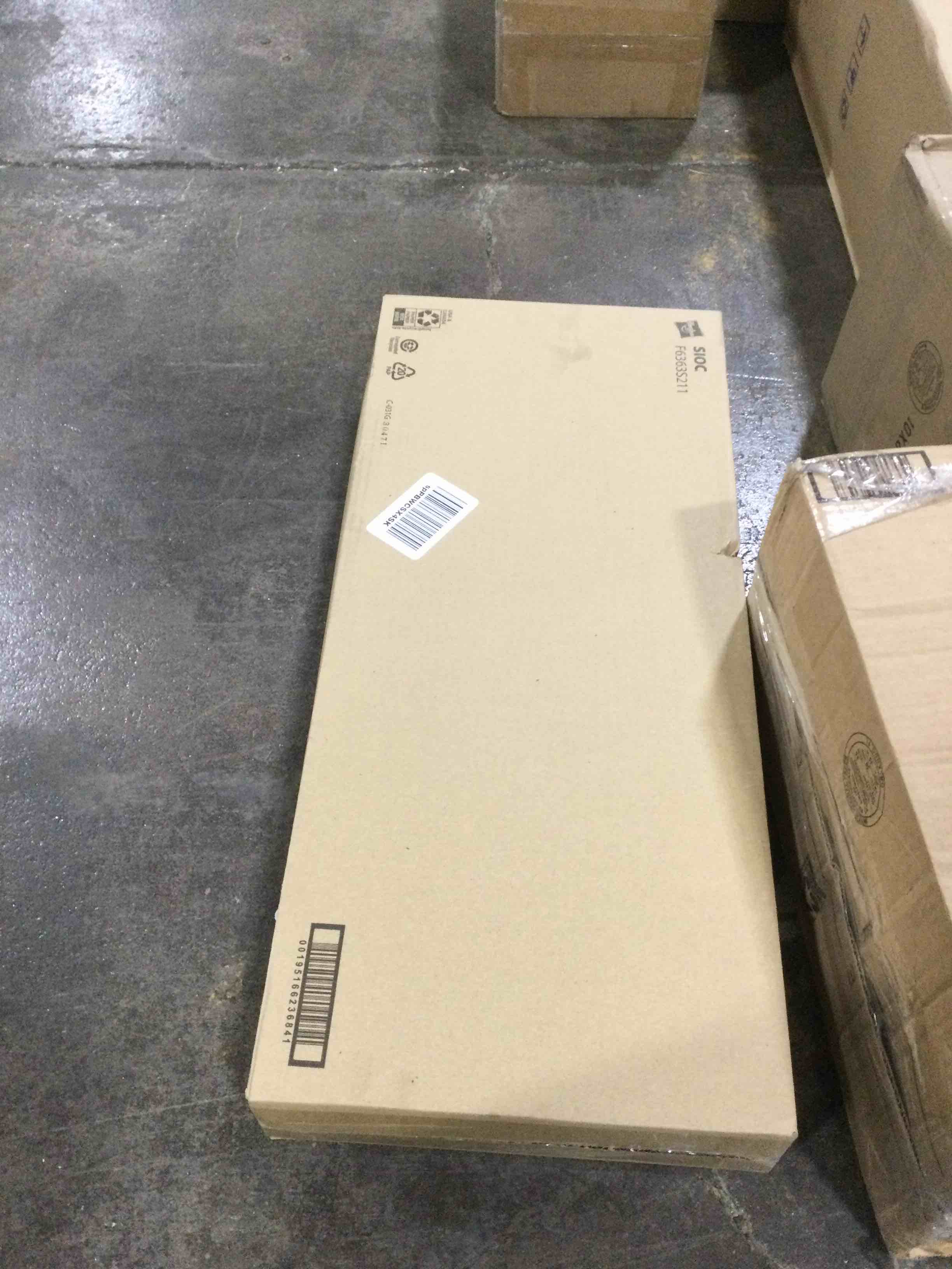 https://s3.amazonaws.com/lotting-images-prod/bidfta/RED5535179_1704996739228.jpeg