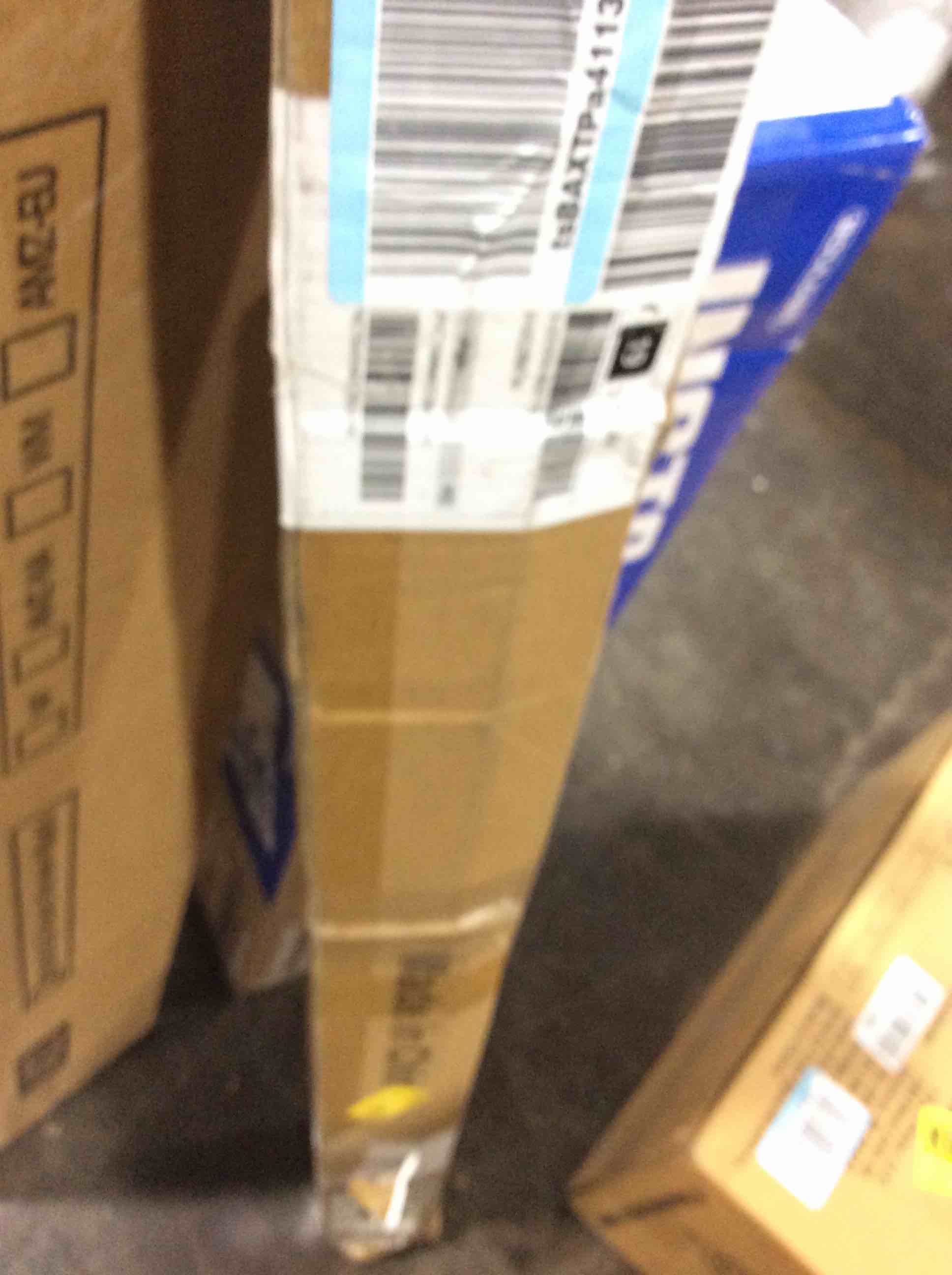 https://s3.amazonaws.com/lotting-images-prod/bidfta/RED5535913_1706295166069.jpeg