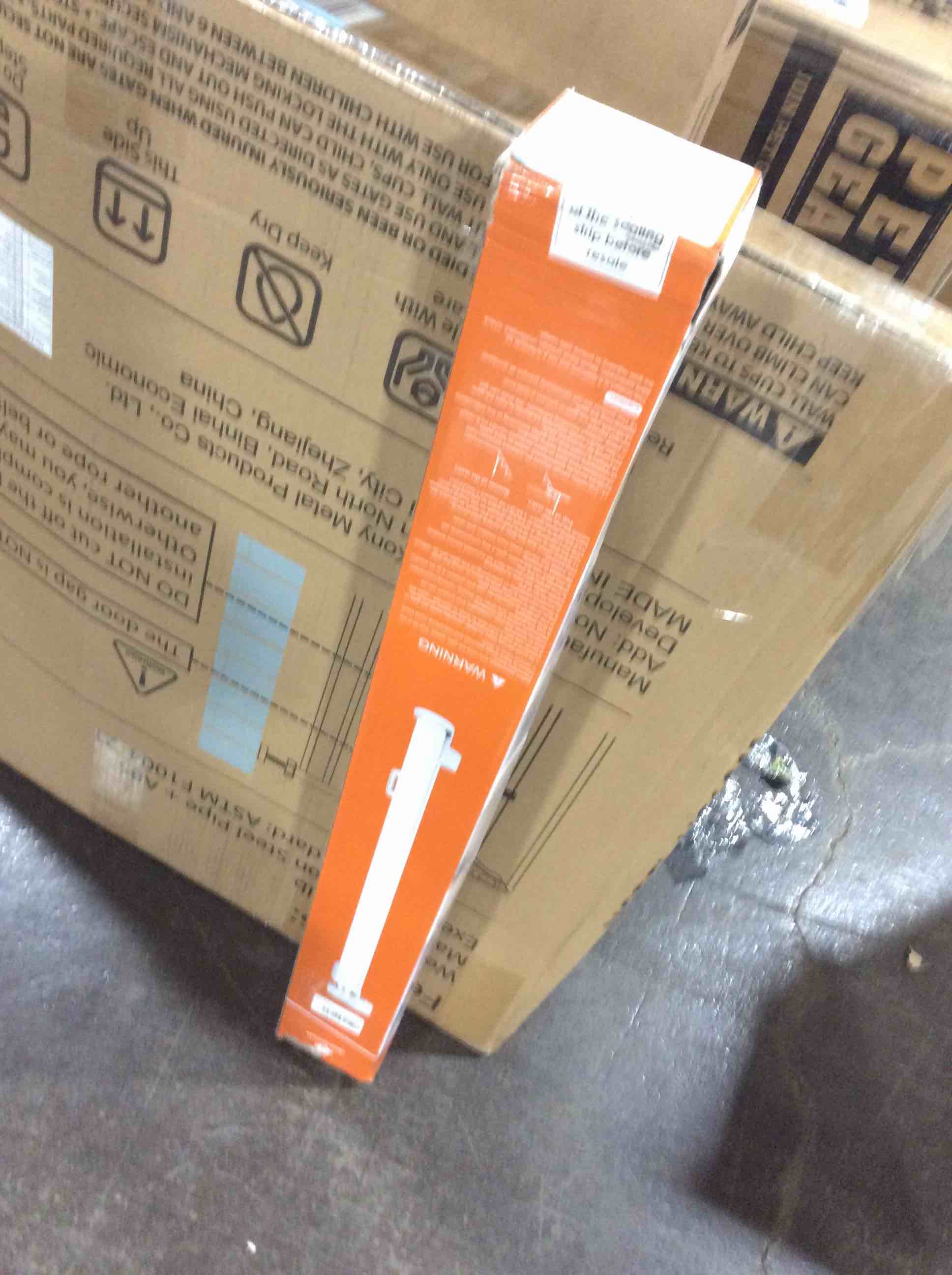 https://s3.amazonaws.com/lotting-images-prod/bidfta/RED5535915_1706295515043.jpeg