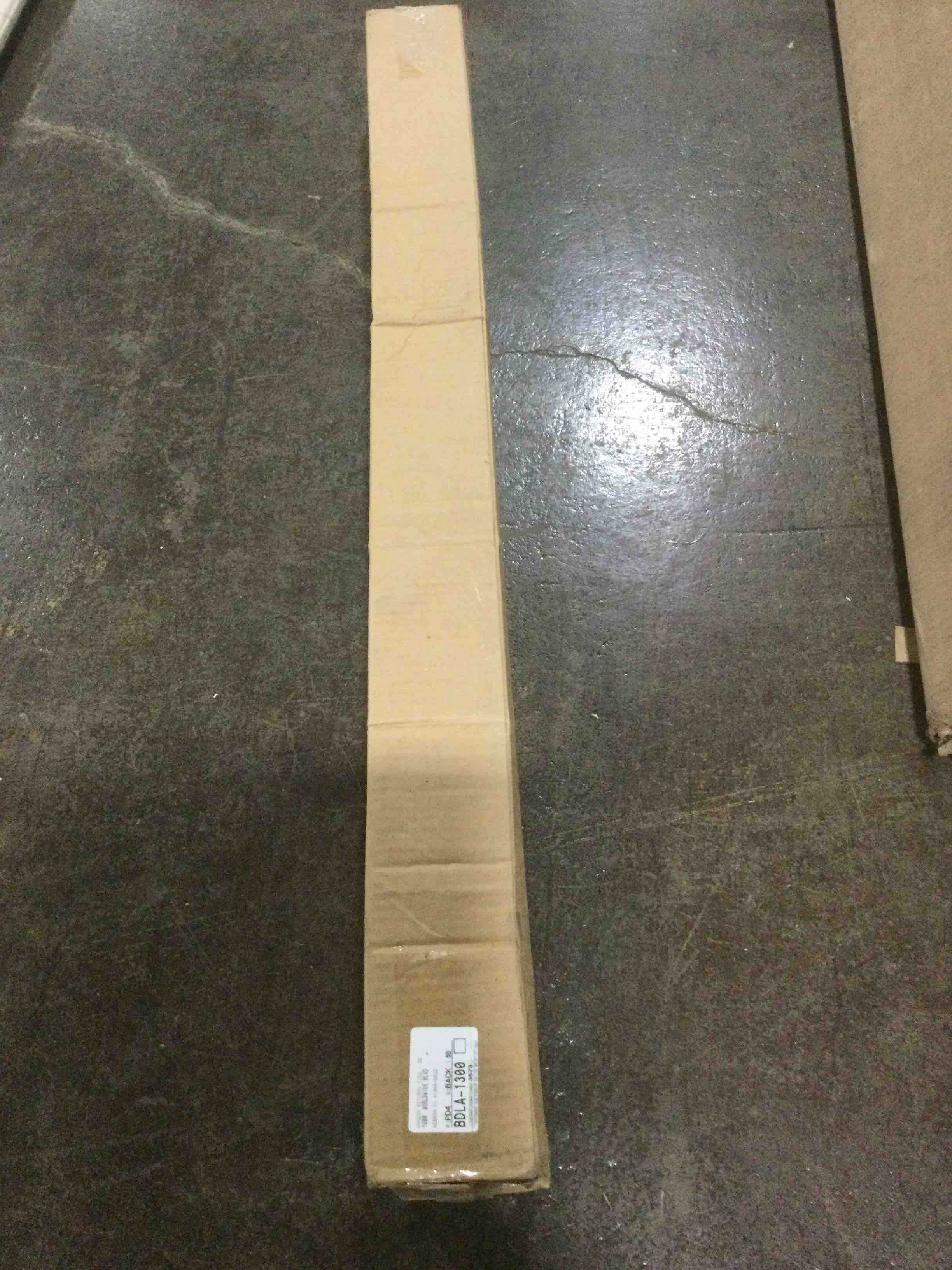 https://s3.amazonaws.com/lotting-images-prod/bidfta/RED5536097_1706538024615.jpeg