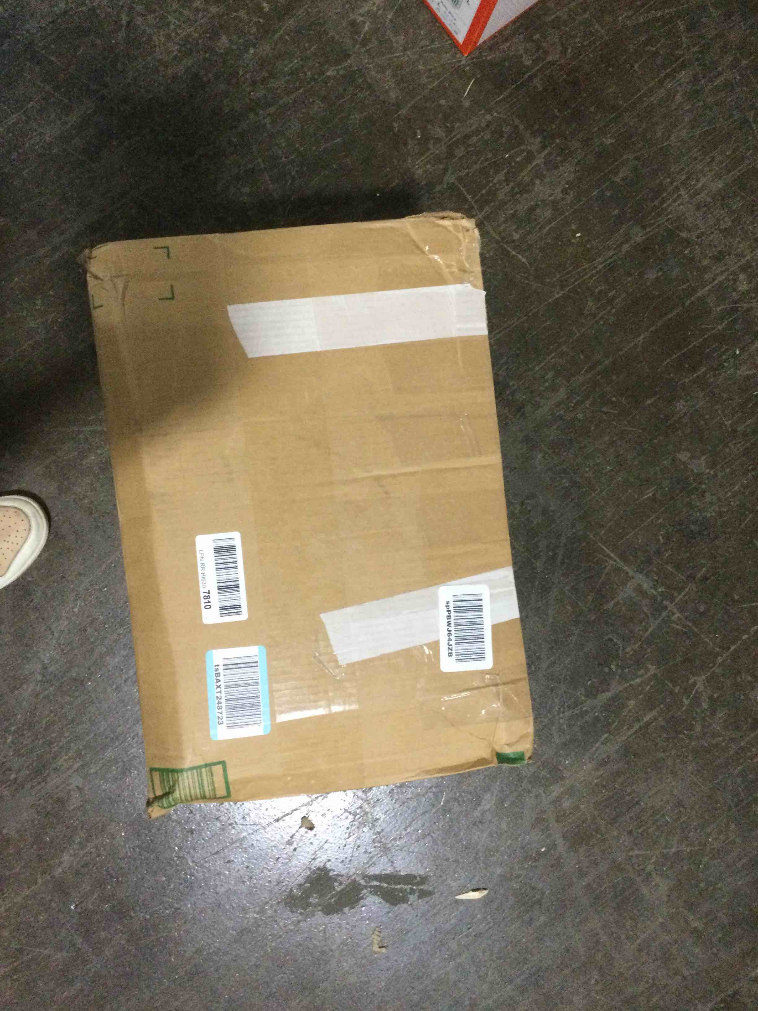 https://s3.amazonaws.com/lotting-images-prod/bidfta/RED5536843_1706799372400.jpeg