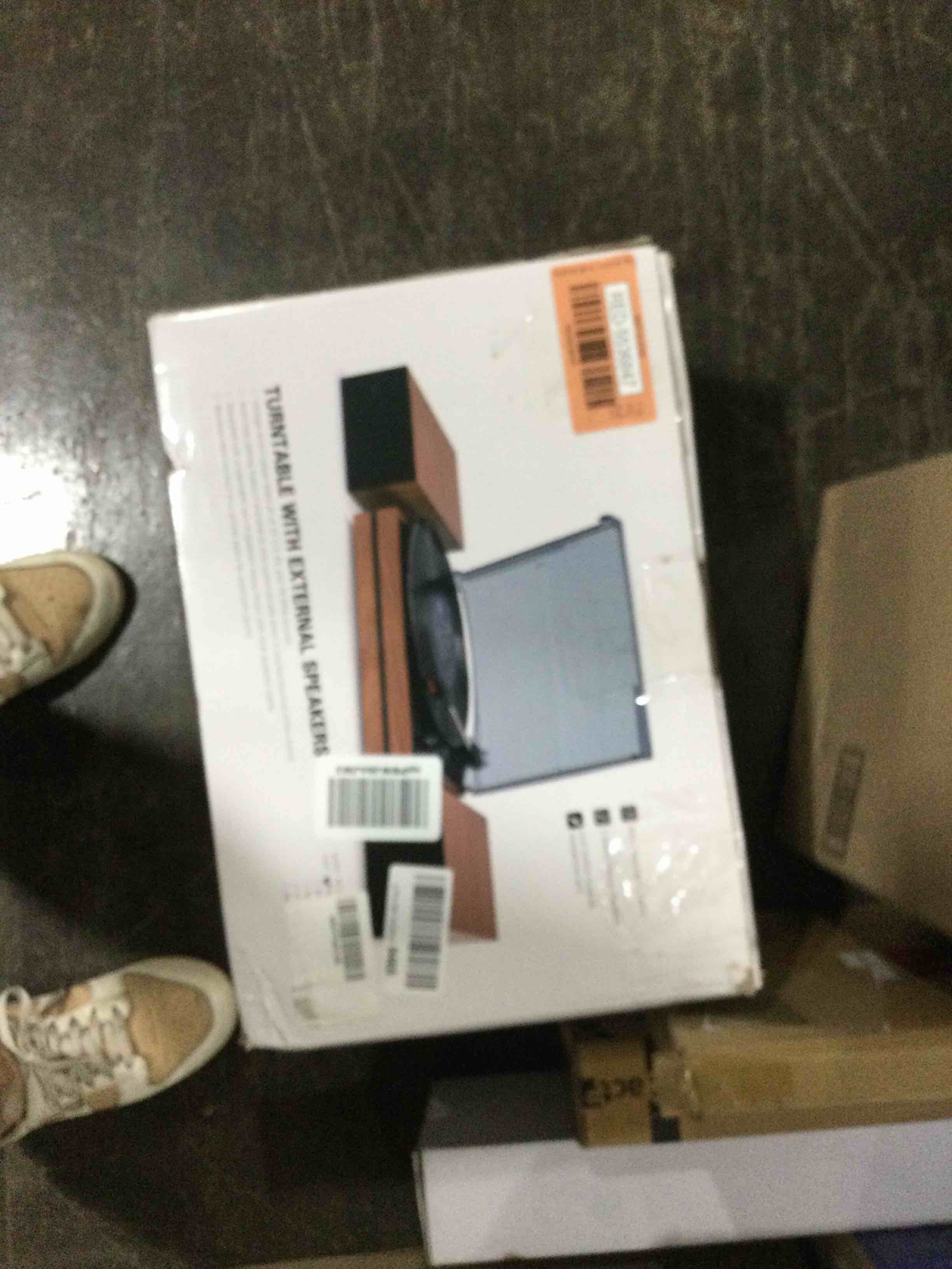 https://s3.amazonaws.com/lotting-images-prod/bidfta/RED5536847_1706800833565.jpeg