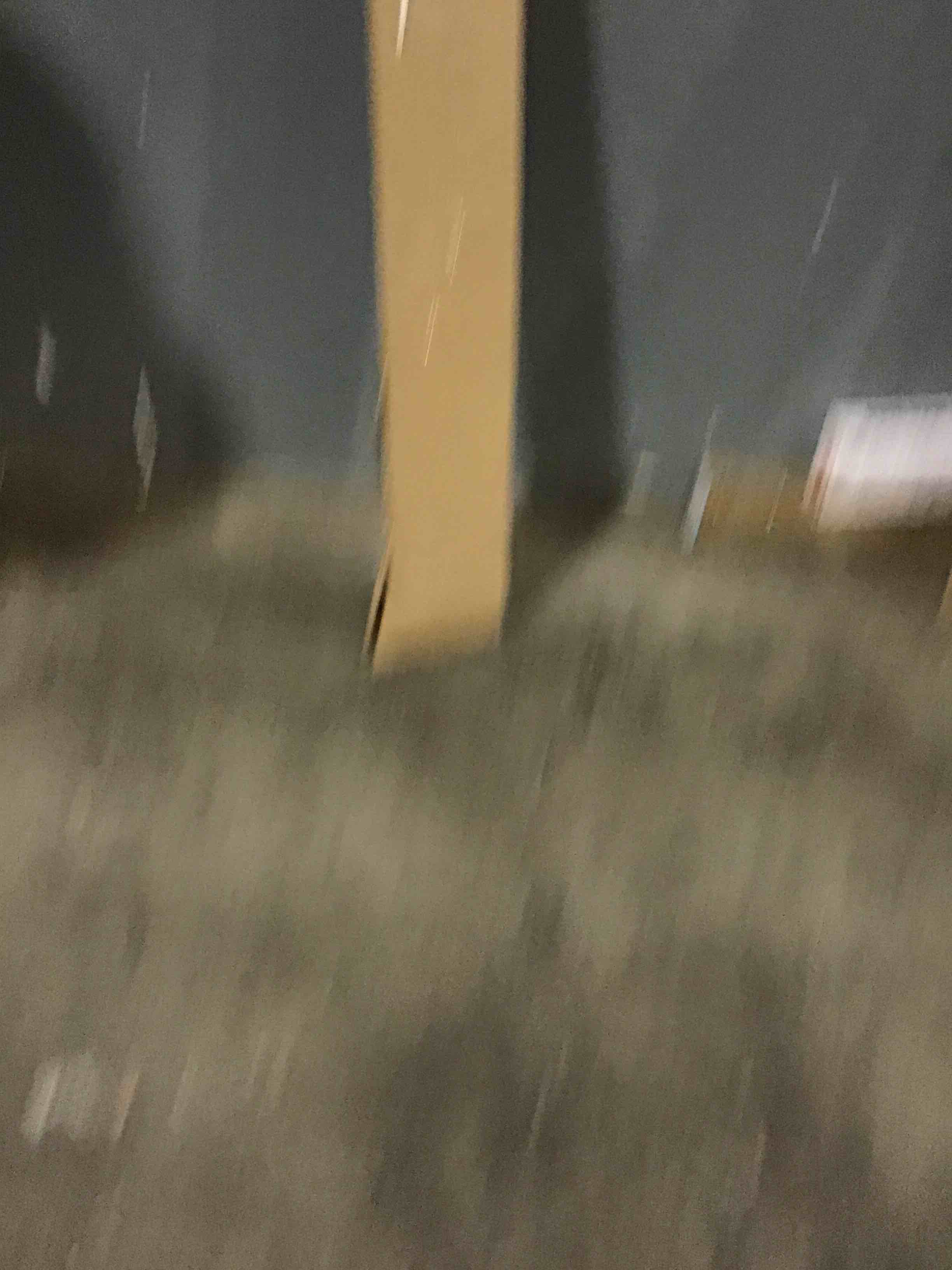 https://s3.amazonaws.com/lotting-images-prod/bidfta/RED5537679_1706200750775.jpeg