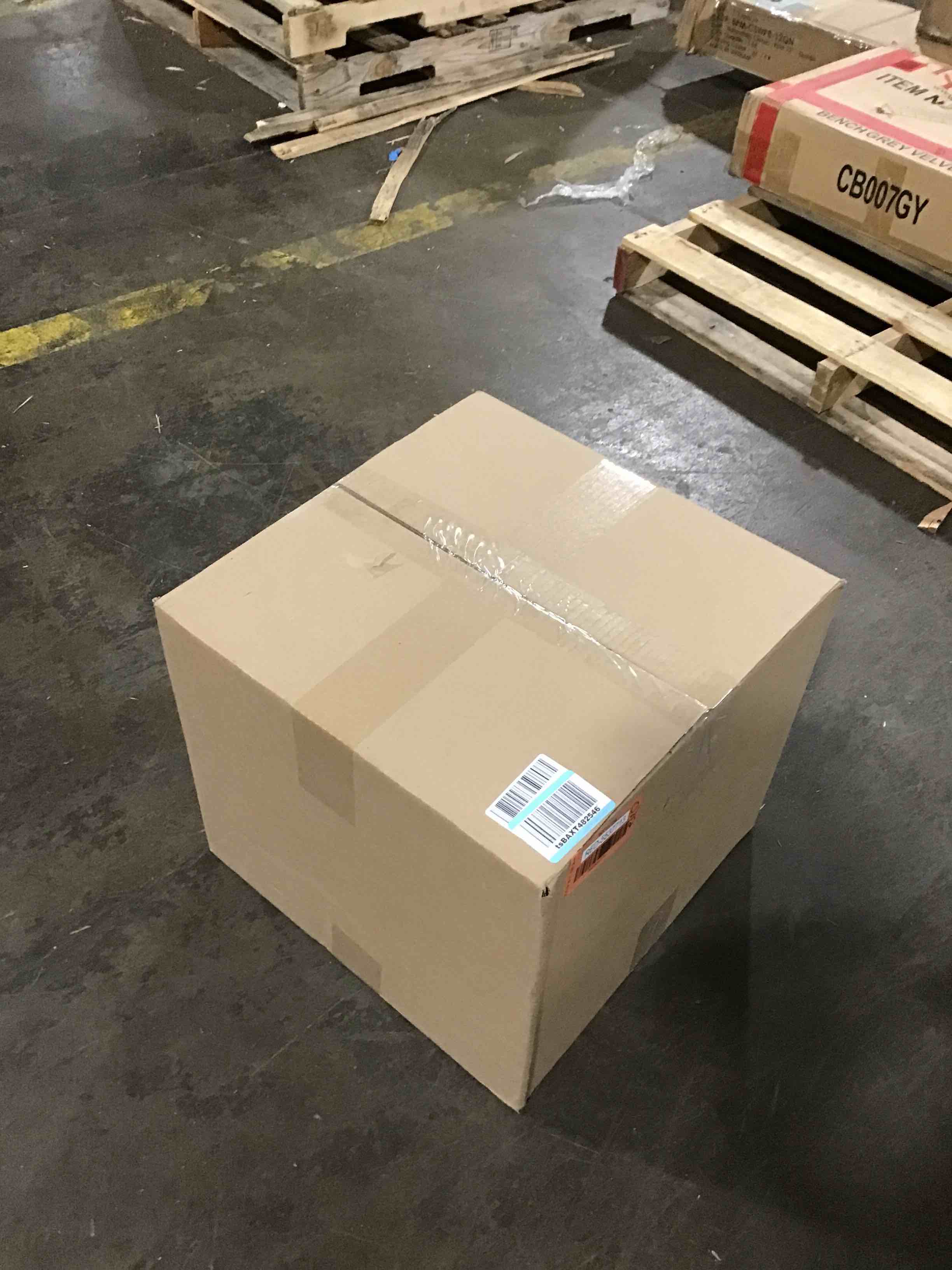 https://s3.amazonaws.com/lotting-images-prod/bidfta/RED5537713_1706206138729.jpeg