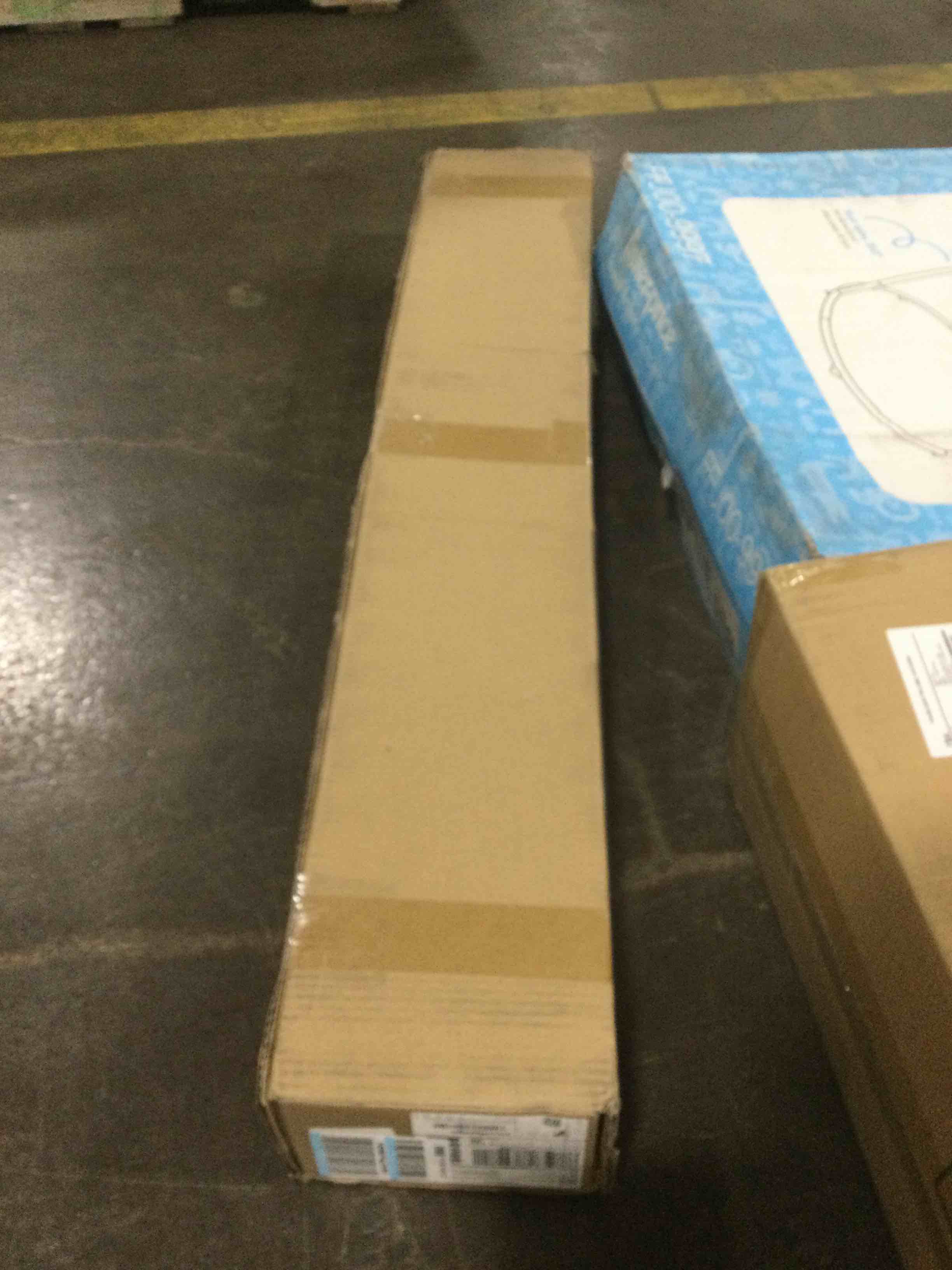 https://s3.amazonaws.com/lotting-images-prod/bidfta/RED5538264_1706717122797.jpeg