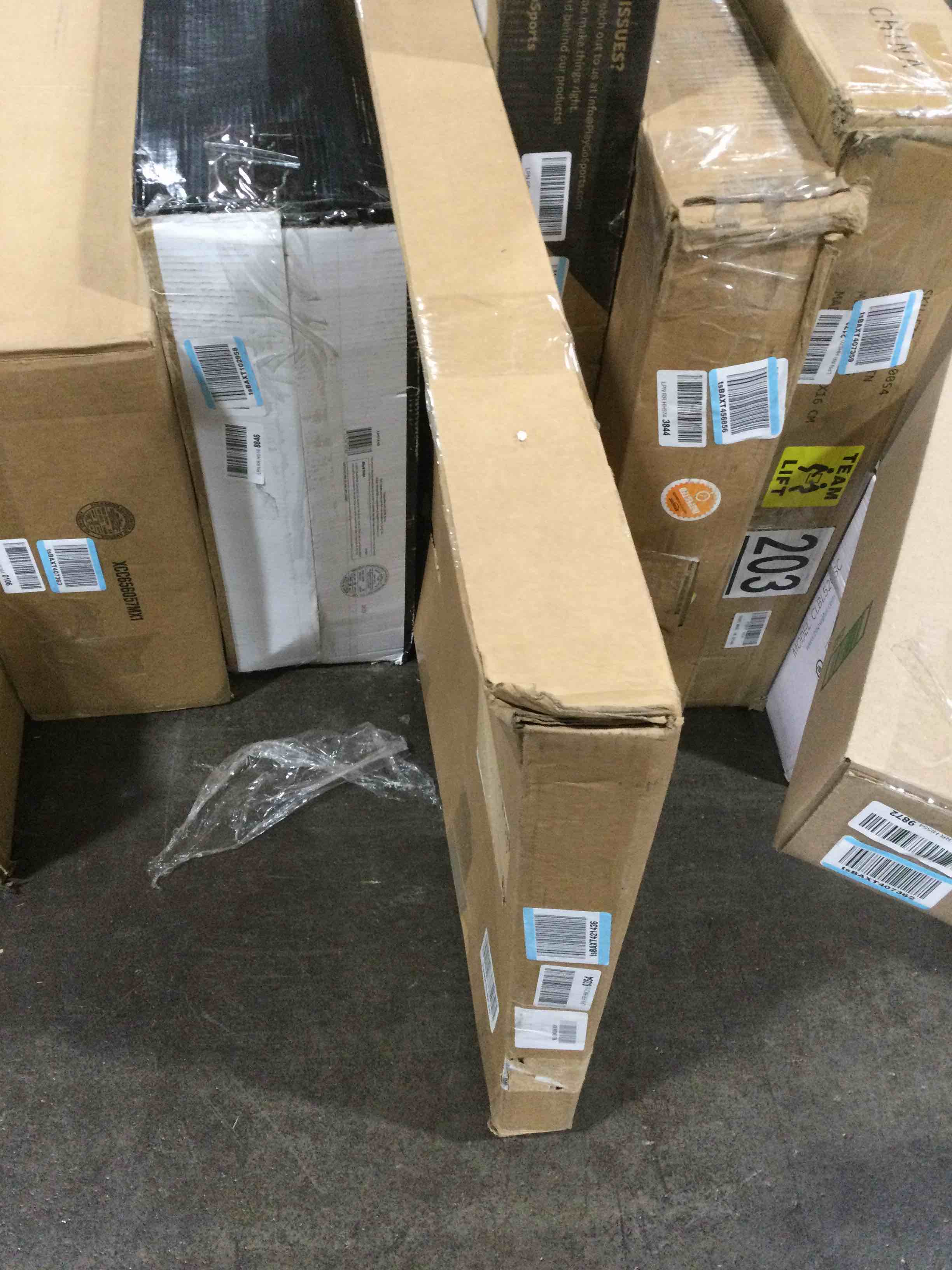 https://s3.amazonaws.com/lotting-images-prod/bidfta/RED5539357_1705681142848.jpeg