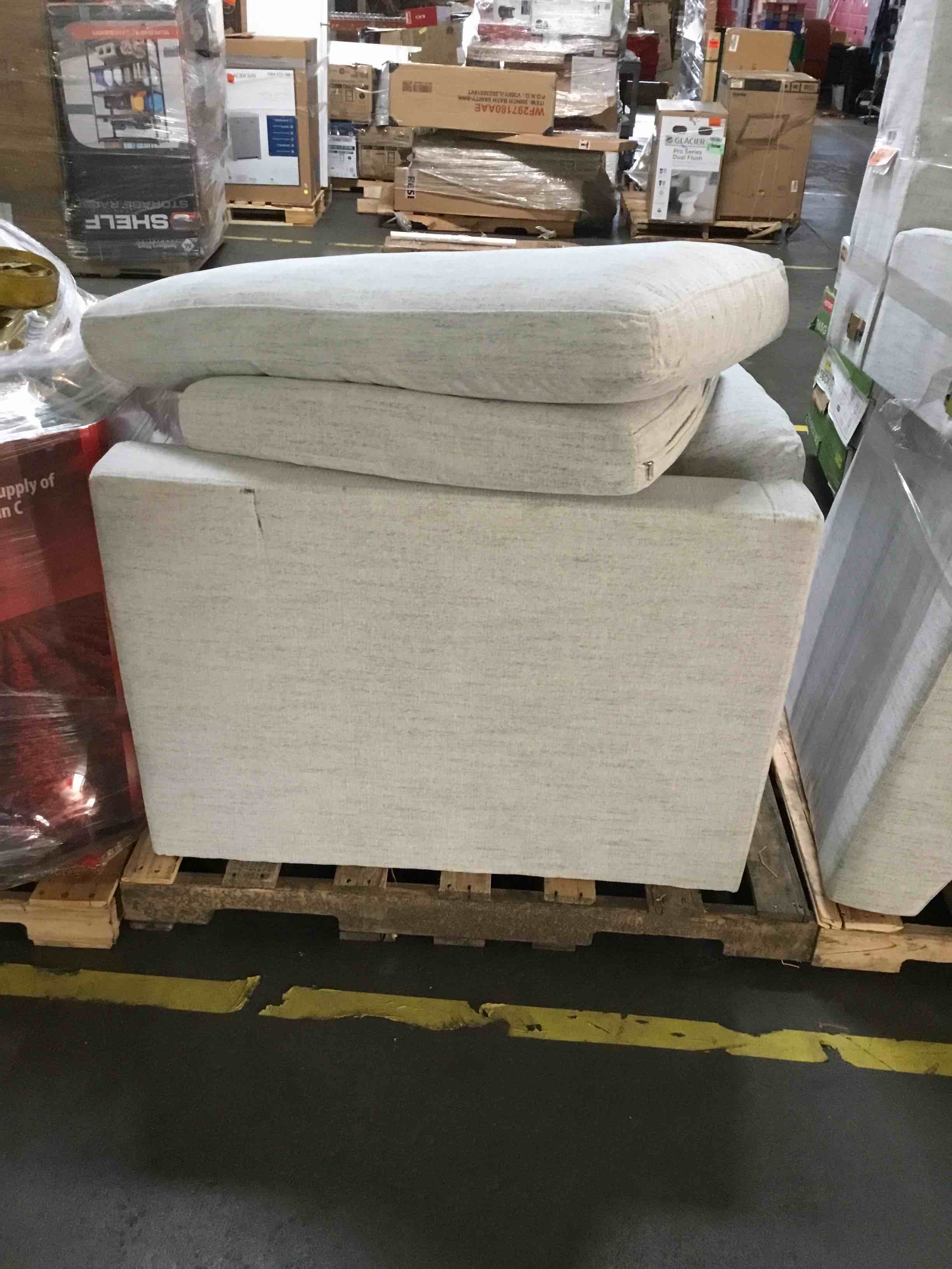 https://s3.amazonaws.com/lotting-images-prod/bidfta/RED5540197_1698865984593.jpeg
