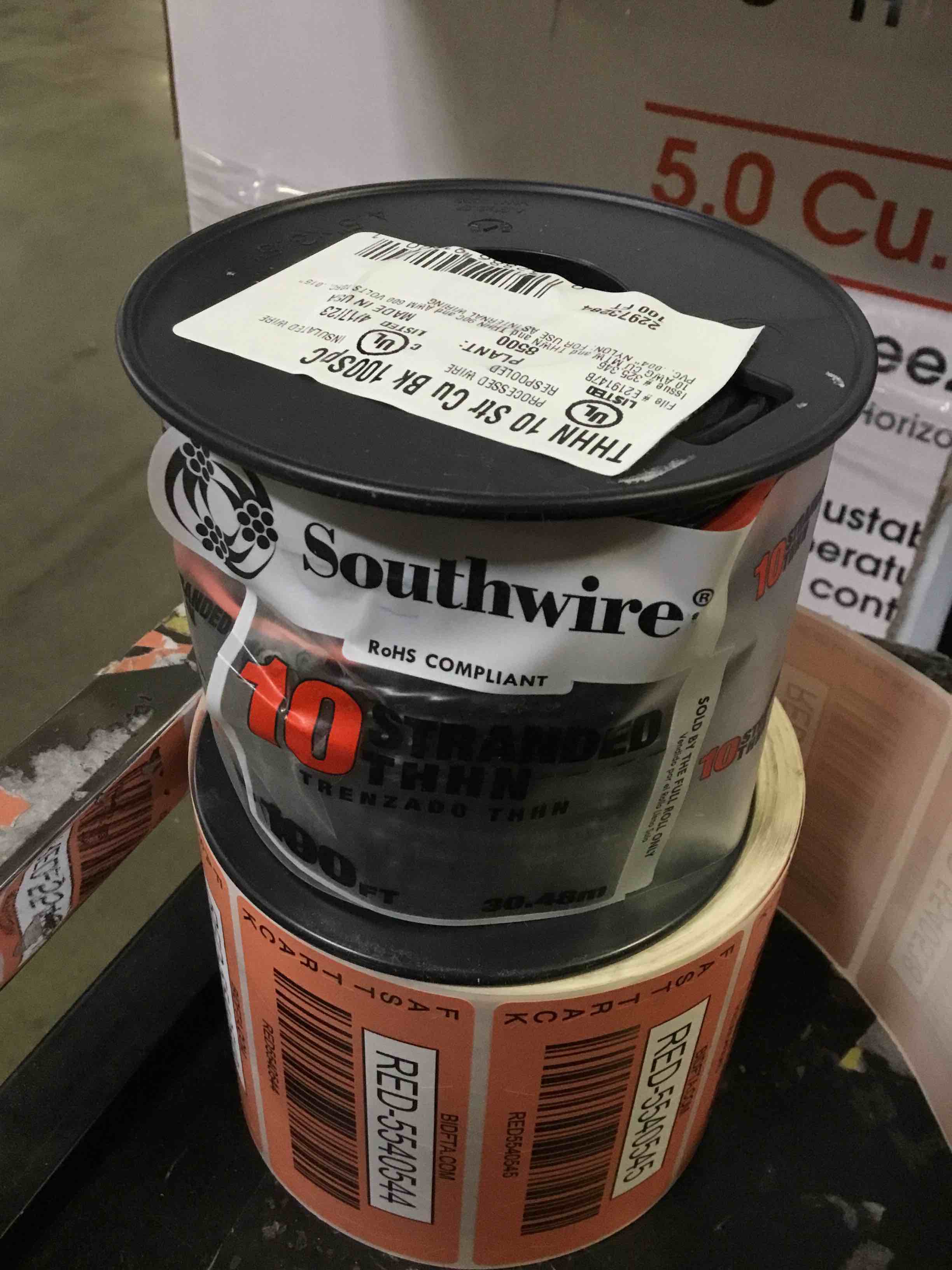 https://s3.amazonaws.com/lotting-images-prod/bidfta/RED5540537_1698940259452.jpeg