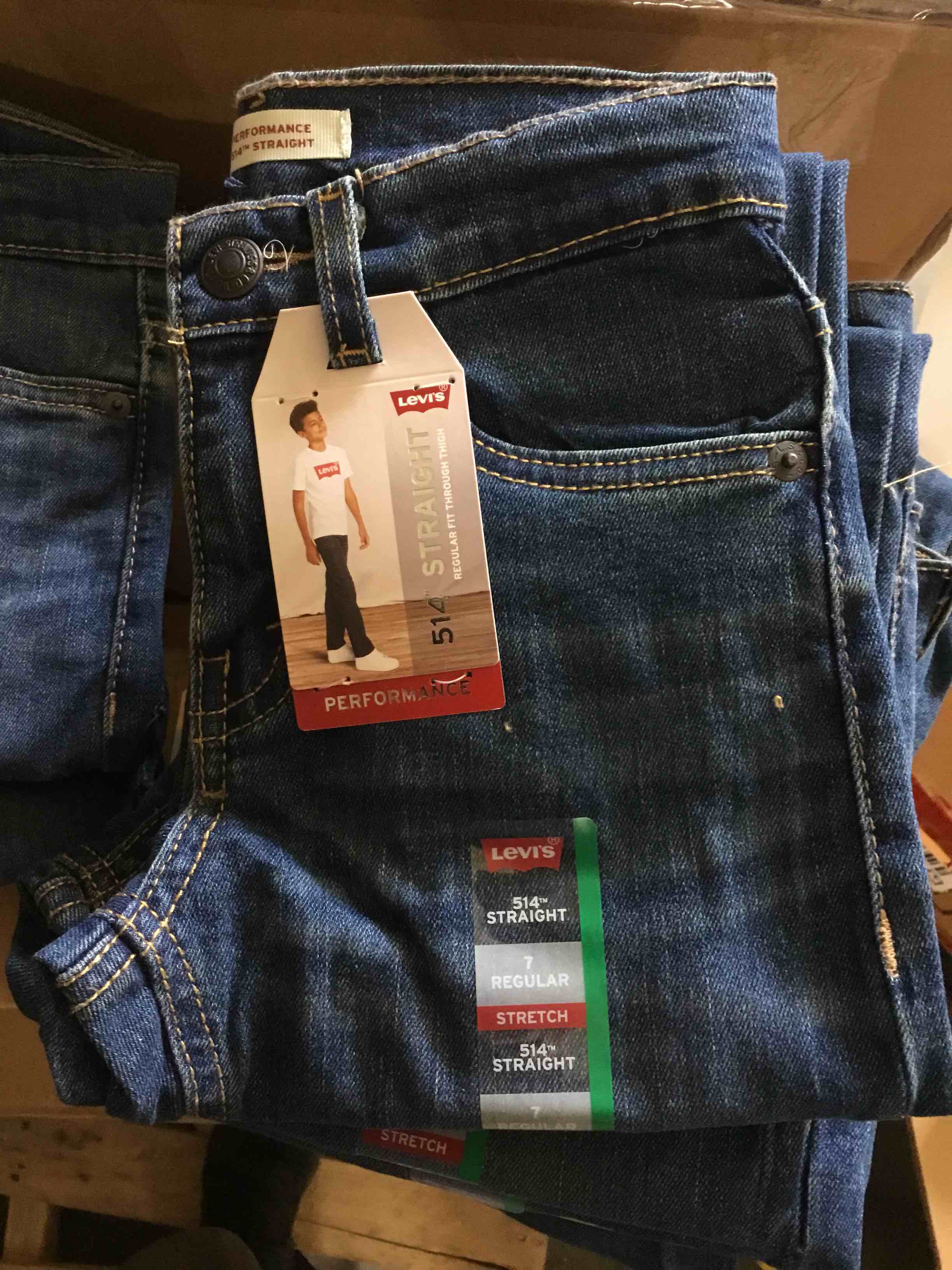 https://s3.amazonaws.com/lotting-images-prod/bidfta/RED5541315_1699031166990.jpeg