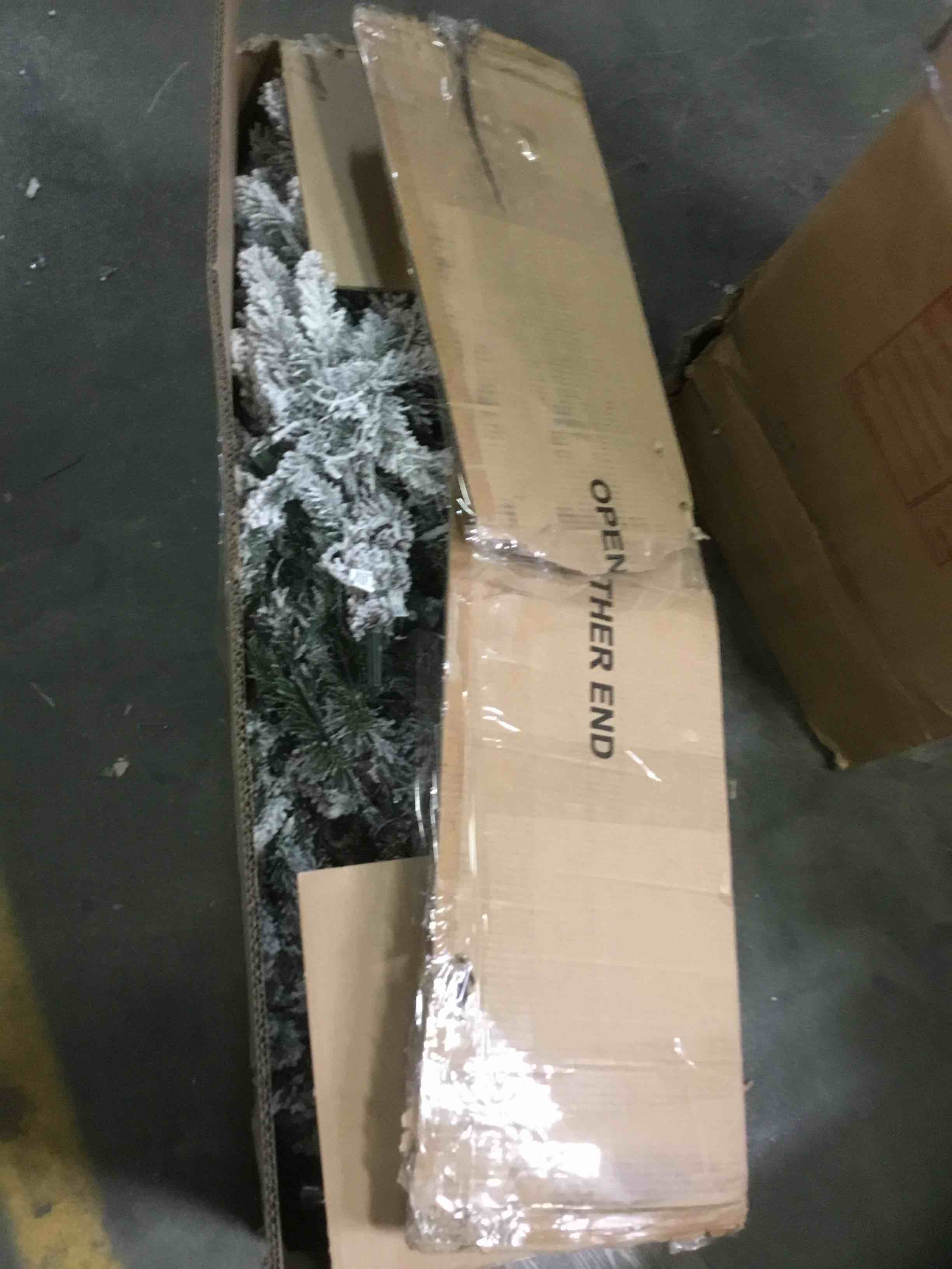 https://s3.amazonaws.com/lotting-images-prod/bidfta/RED5542188_1699382623966.jpeg