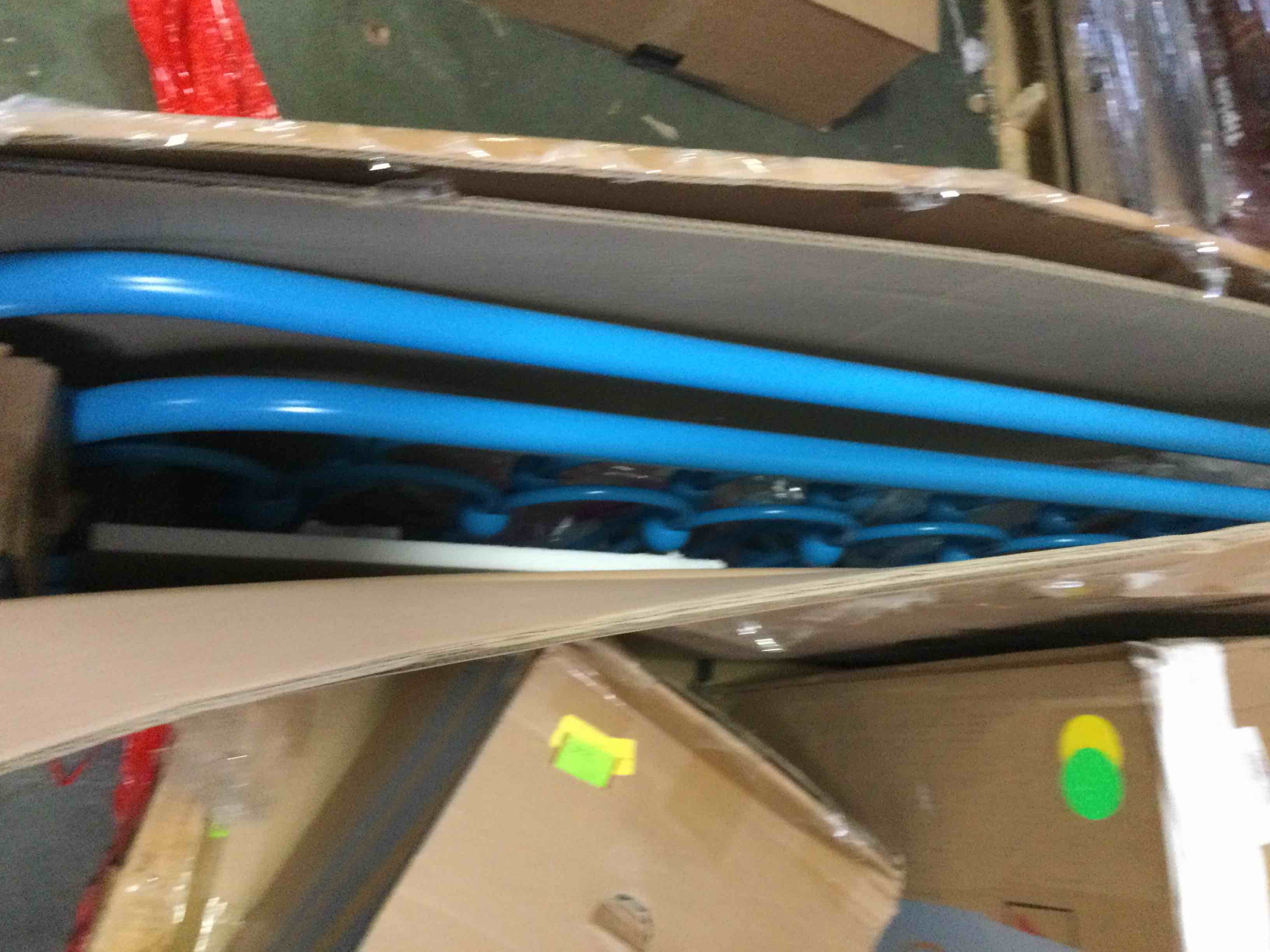 https://s3.amazonaws.com/lotting-images-prod/bidfta/RED5542389_1699471155432.jpeg
