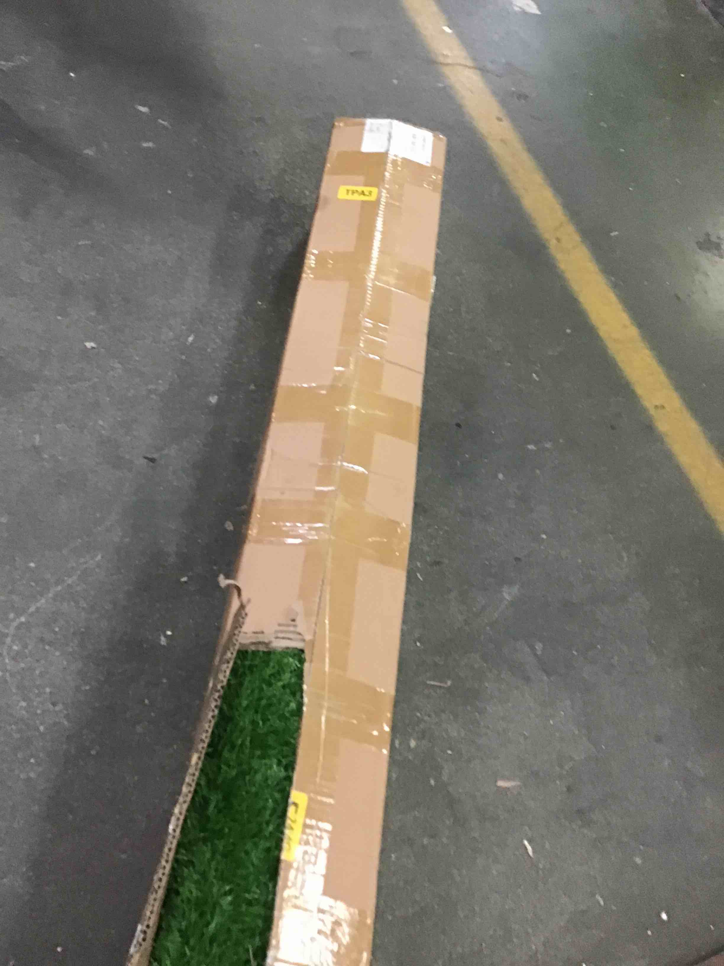 https://s3.amazonaws.com/lotting-images-prod/bidfta/RED5542494_1699546455592.jpeg