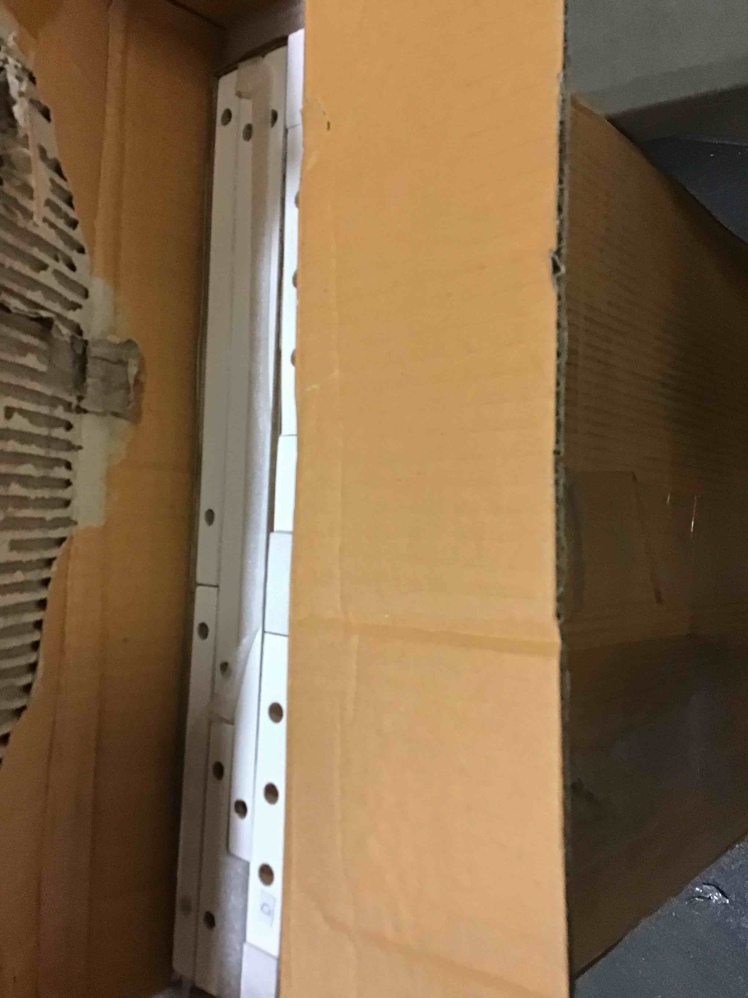https://s3.amazonaws.com/lotting-images-prod/bidfta/RED5542625_1699624200412.jpeg
